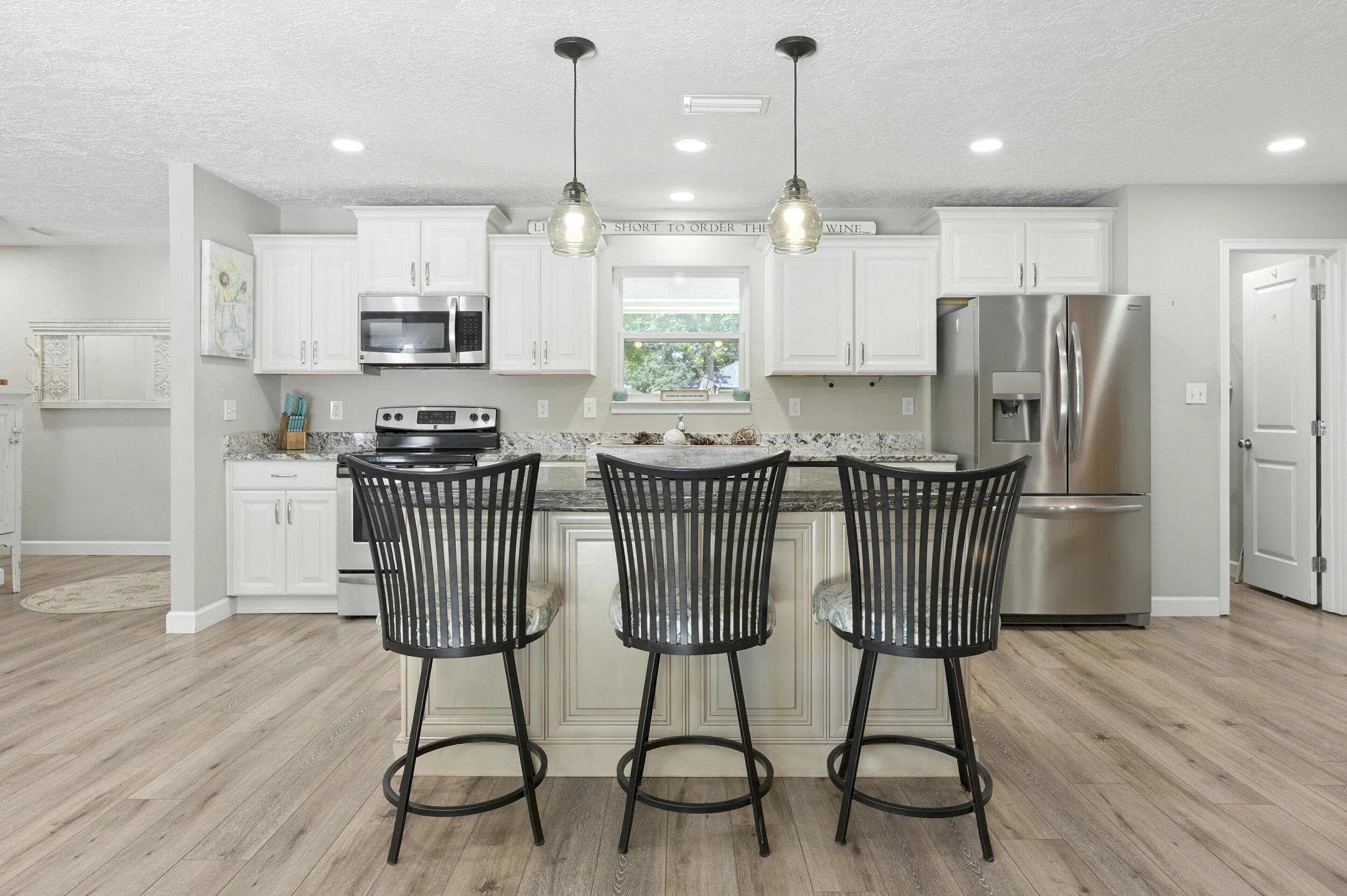 DIXON S/D LOT 16 BLK E - Residential