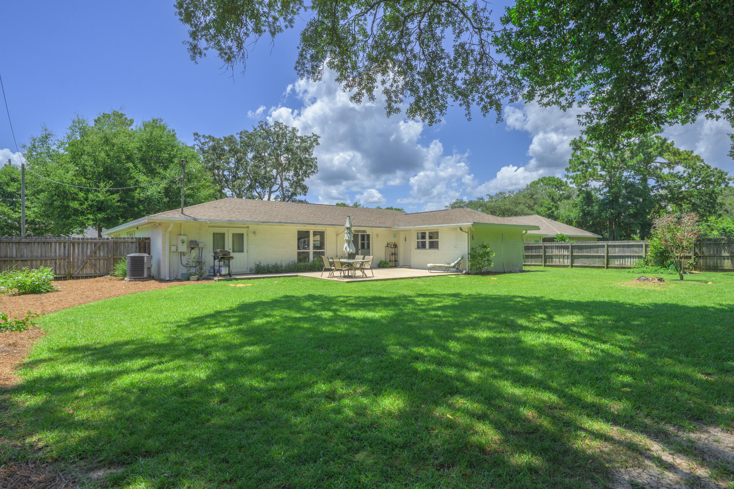 DIXON S/D LOT 16 BLK E - Residential