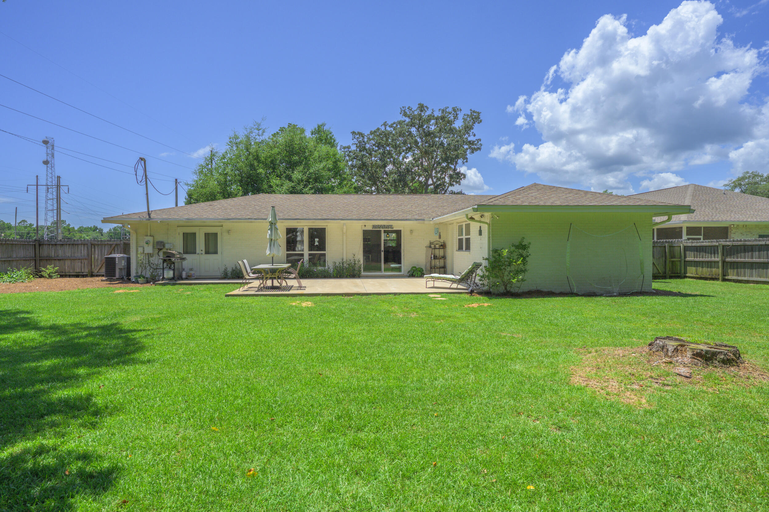 DIXON S/D LOT 16 BLK E - Residential