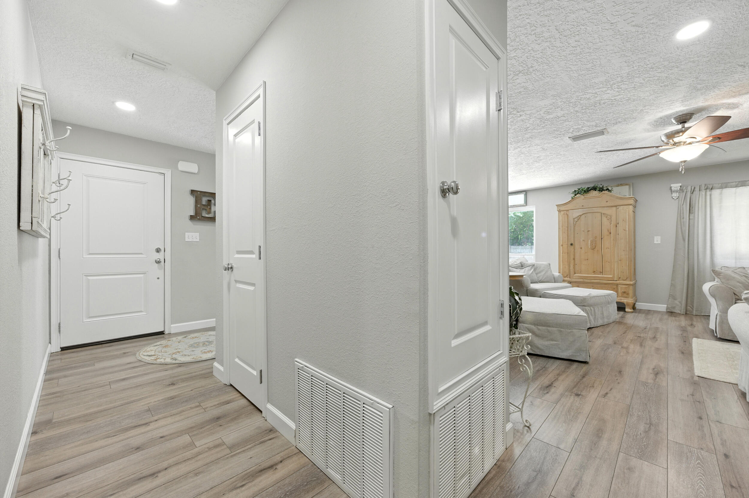 DIXON S/D LOT 16 BLK E - Residential