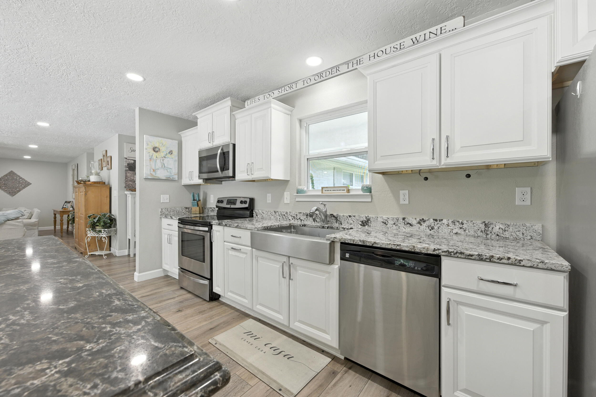 DIXON S/D LOT 16 BLK E - Residential