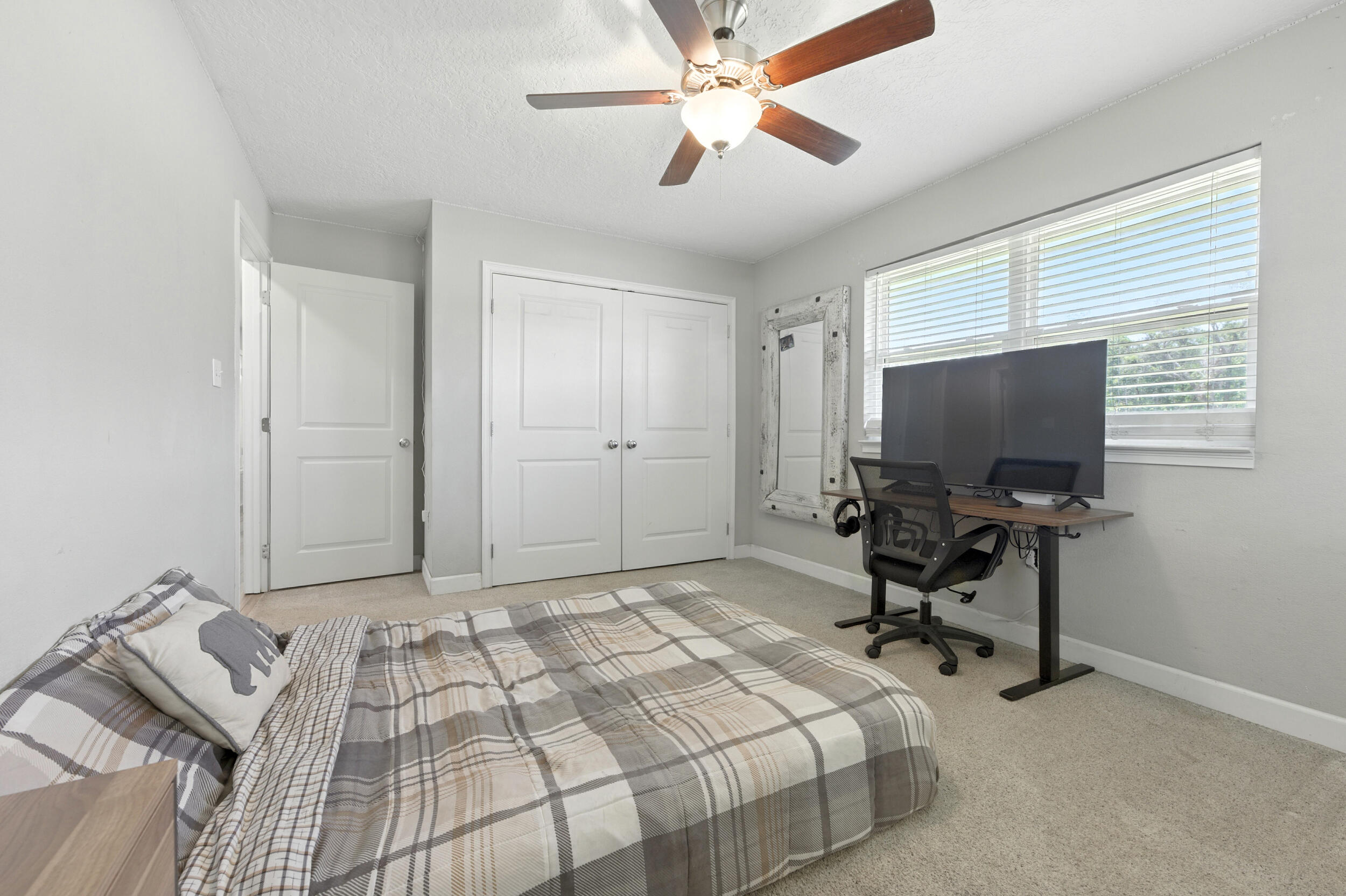DIXON S/D LOT 16 BLK E - Residential