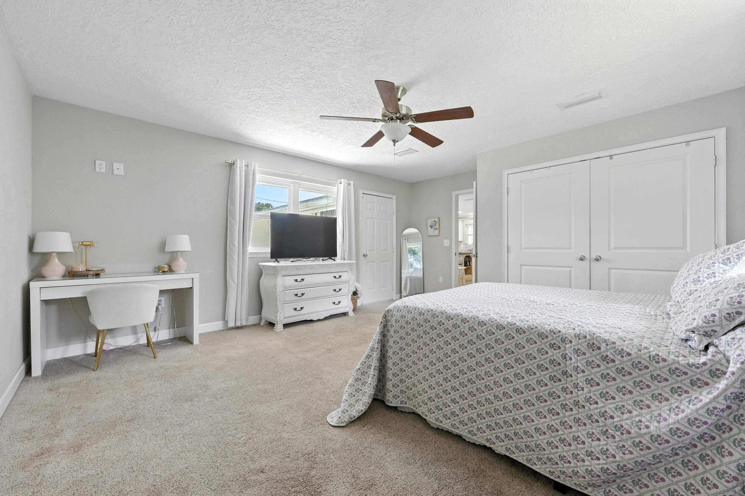 DIXON S/D LOT 16 BLK E - Residential