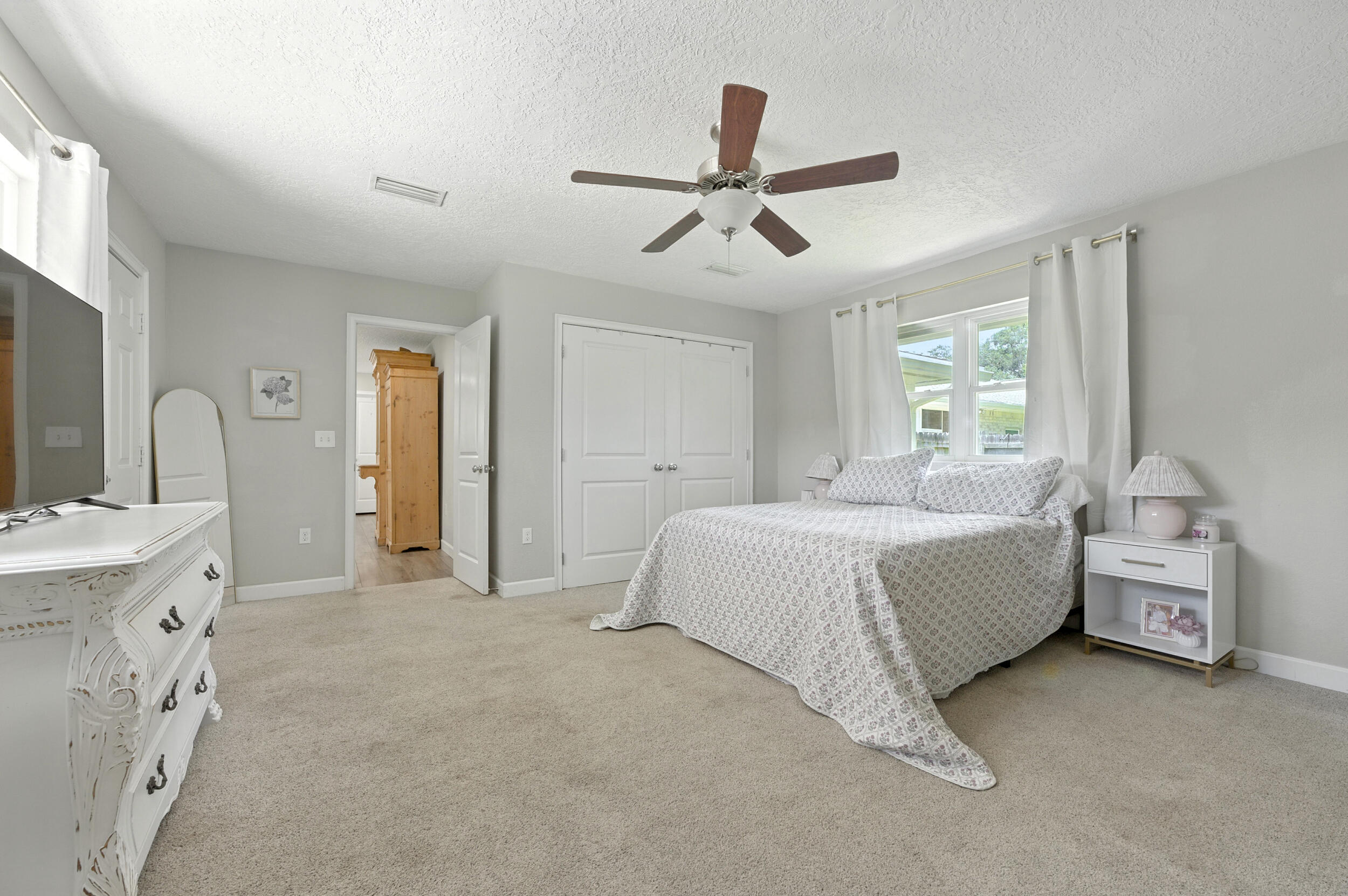 DIXON S/D LOT 16 BLK E - Residential