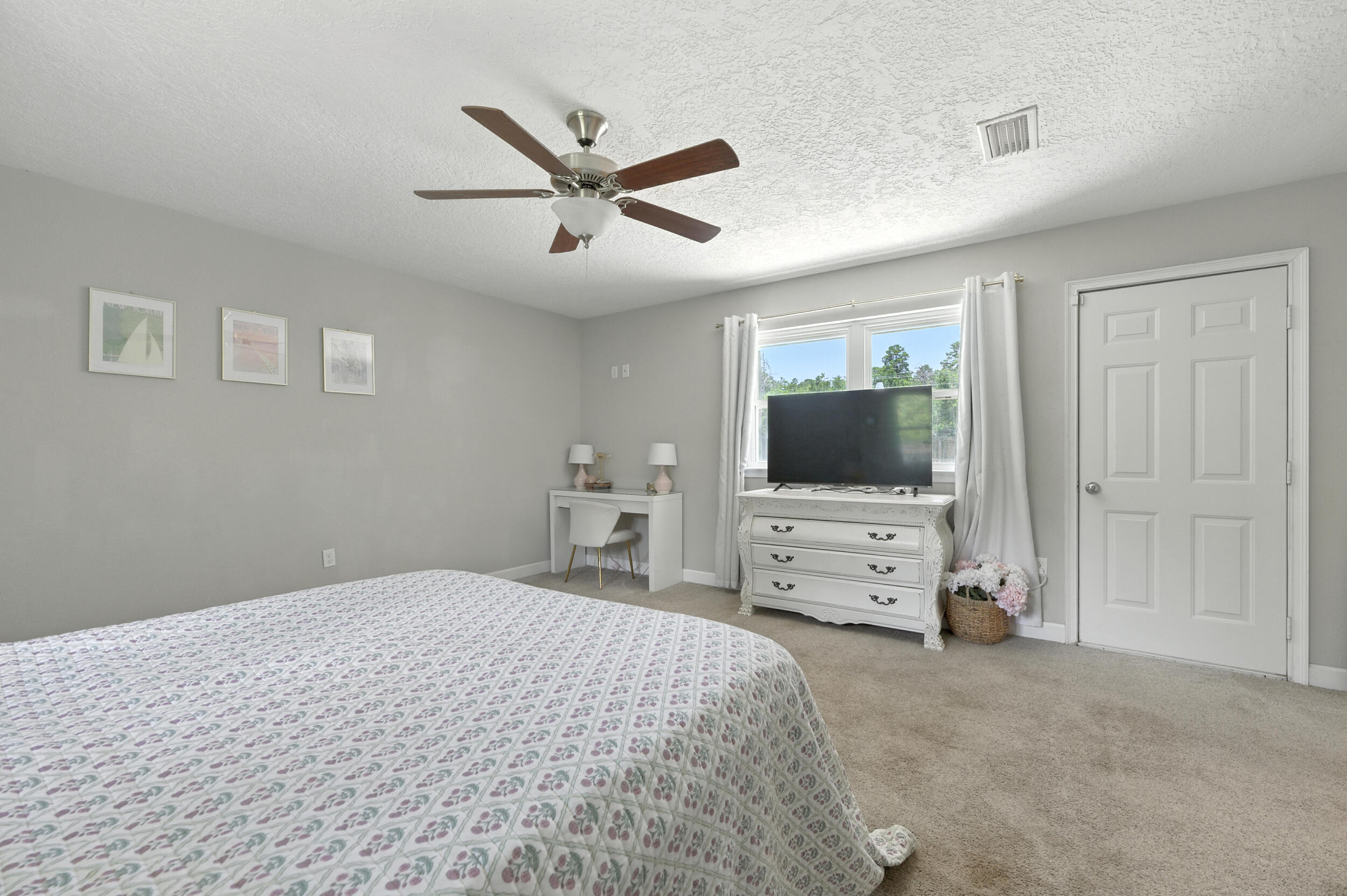 DIXON S/D LOT 16 BLK E - Residential
