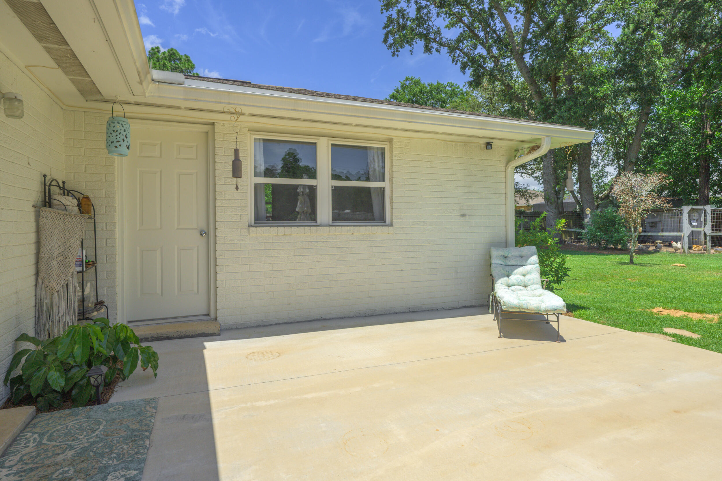 DIXON S/D LOT 16 BLK E - Residential