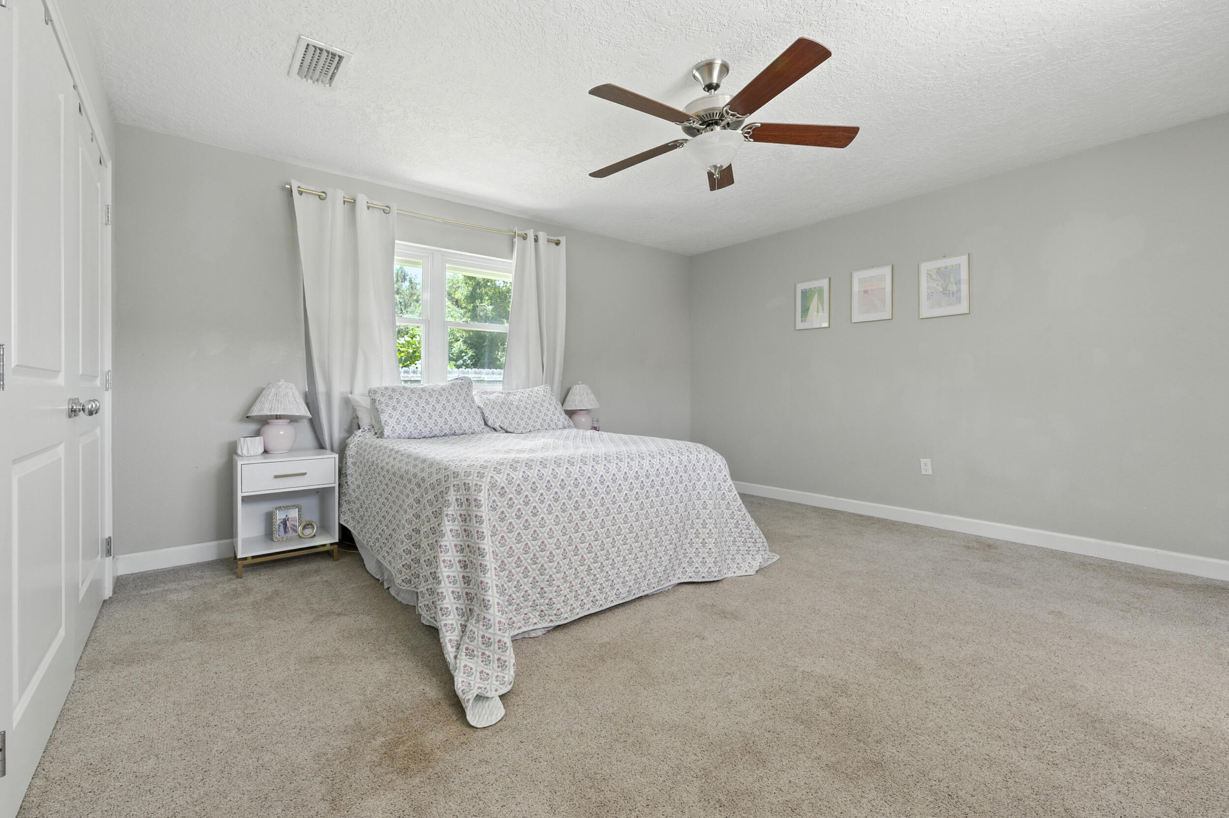 DIXON S/D LOT 16 BLK E - Residential
