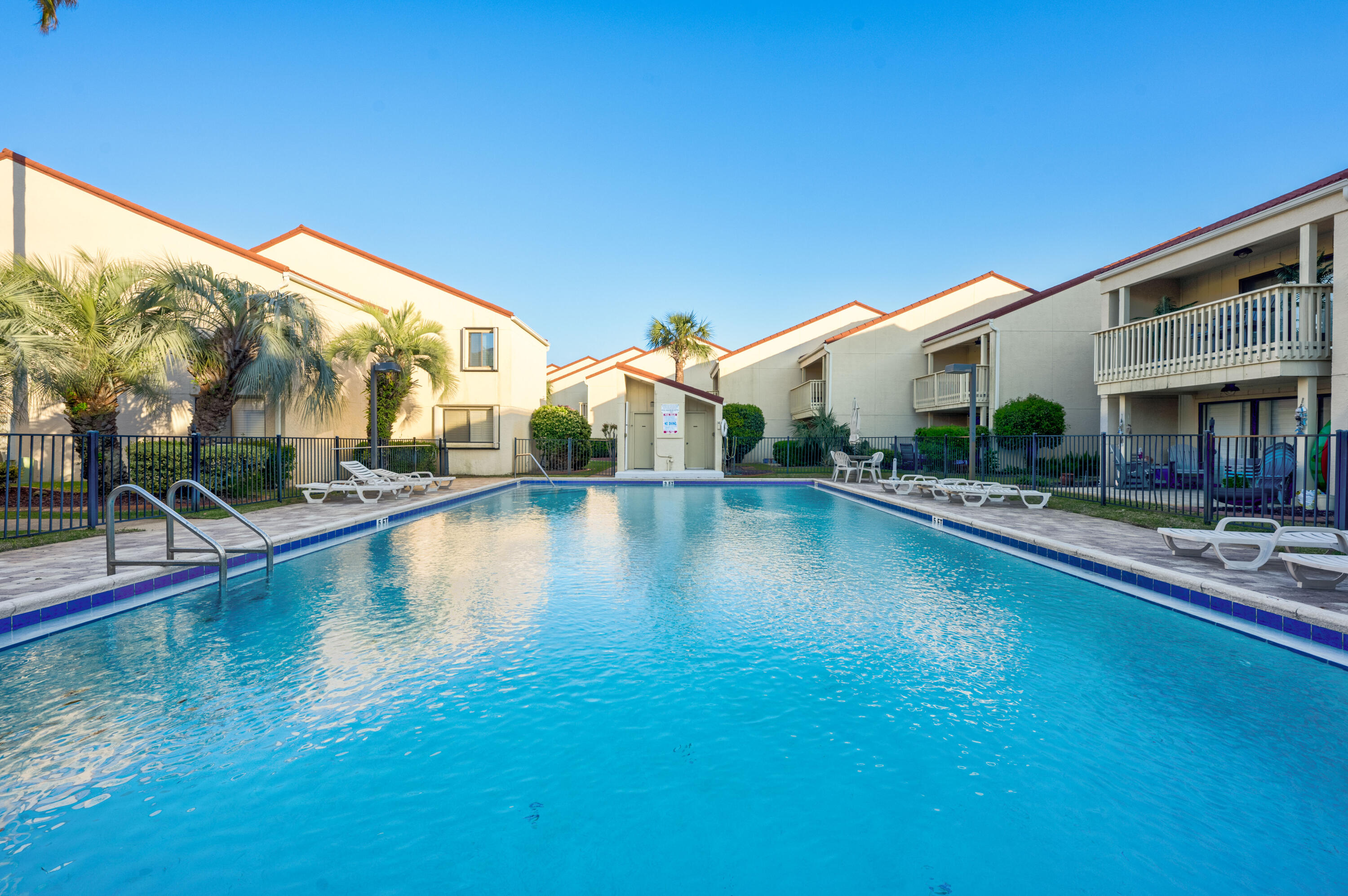 CLIPPER COVE T/H - Residential