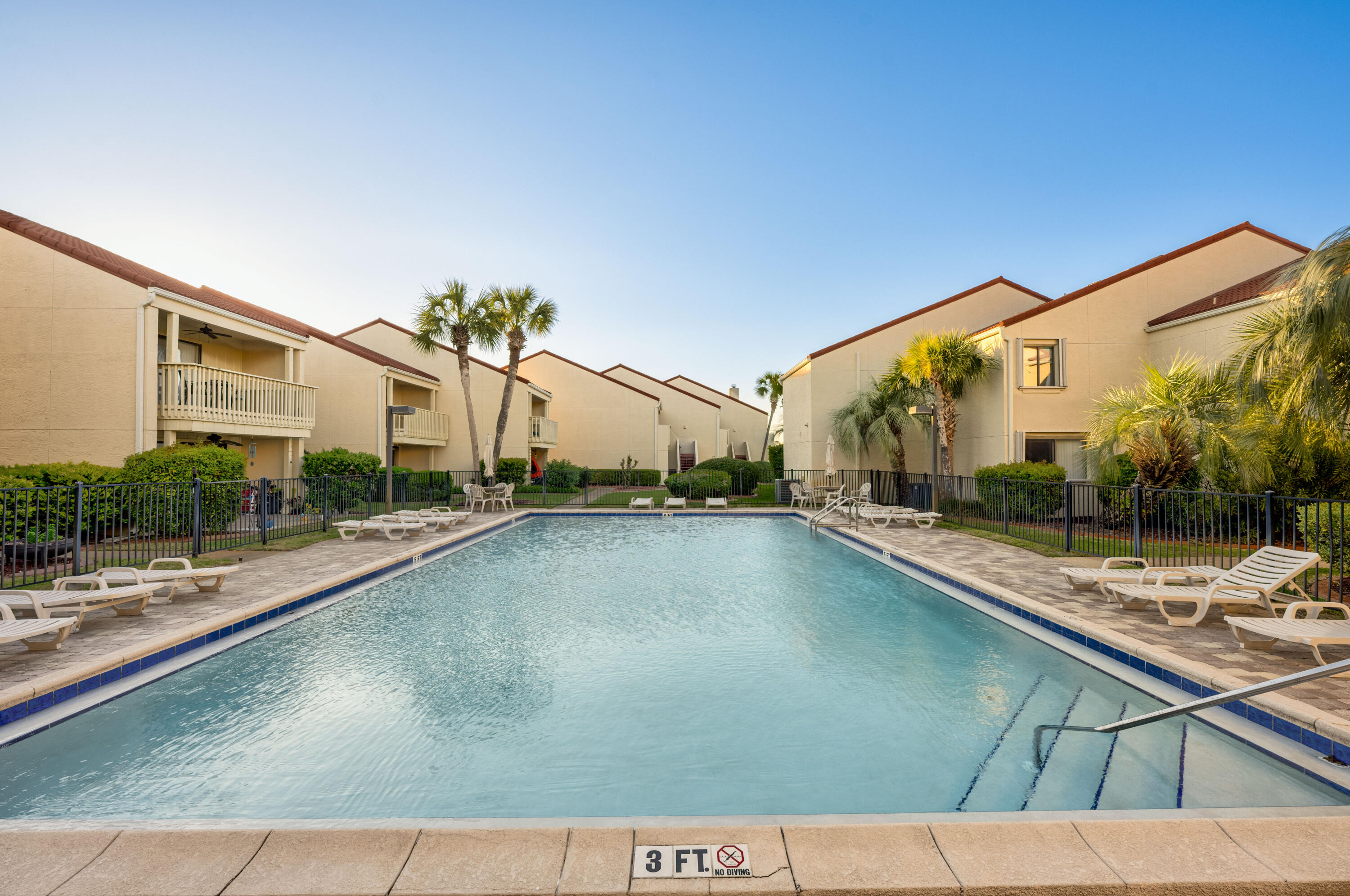 CLIPPER COVE T/H - Residential