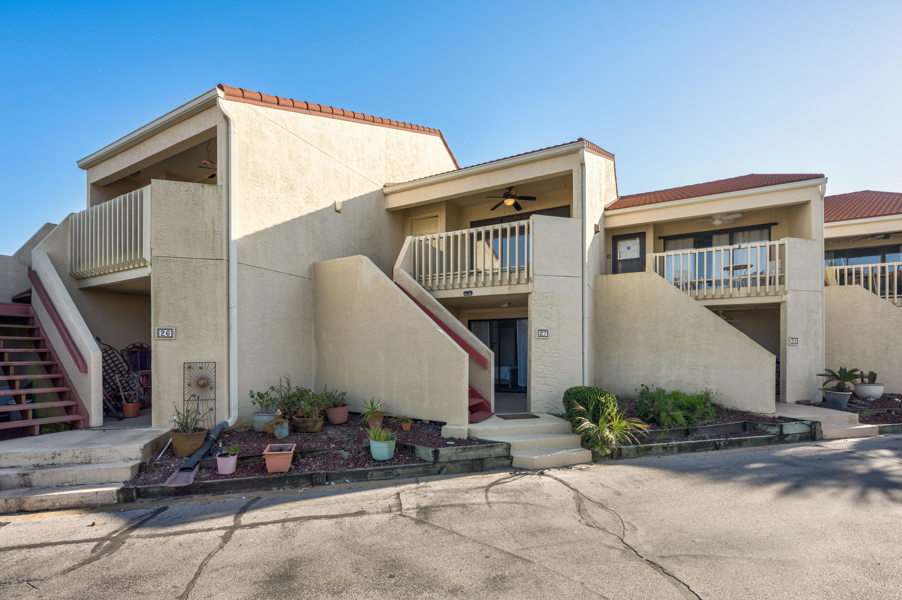 CLIPPER COVE T/H - Residential