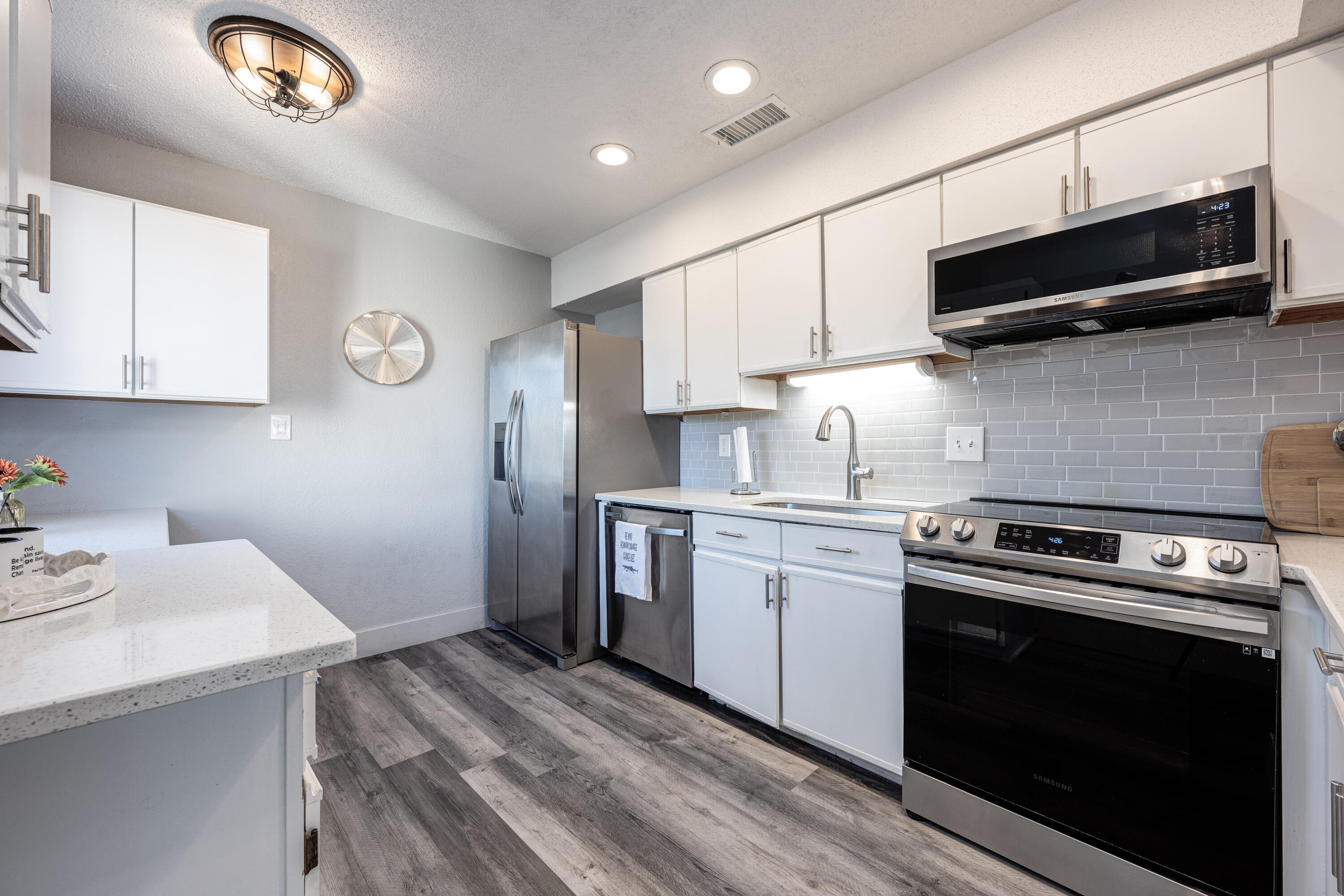 CLIPPER COVE T/H - Residential