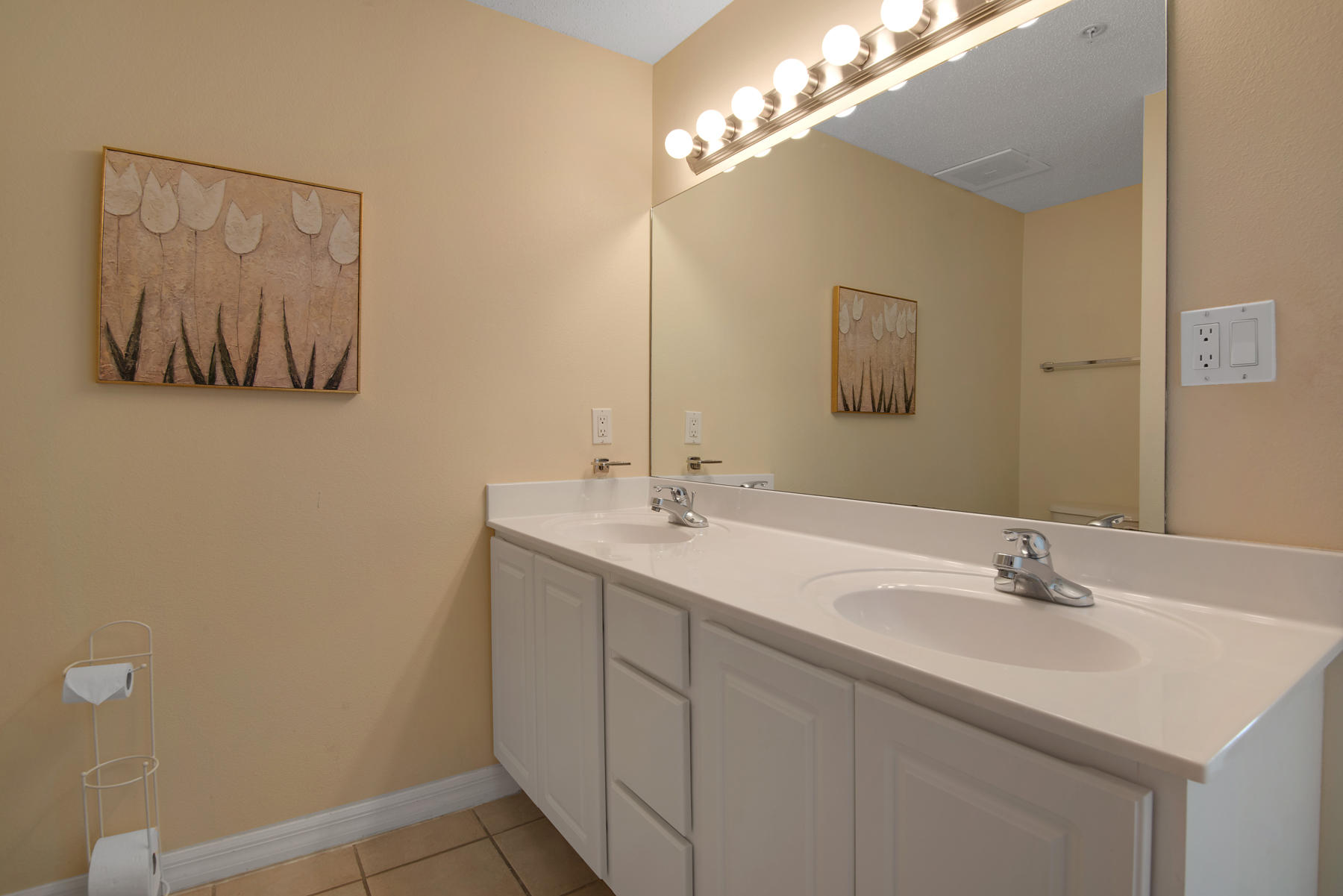 SUMMERWIND CONDOS - Residential