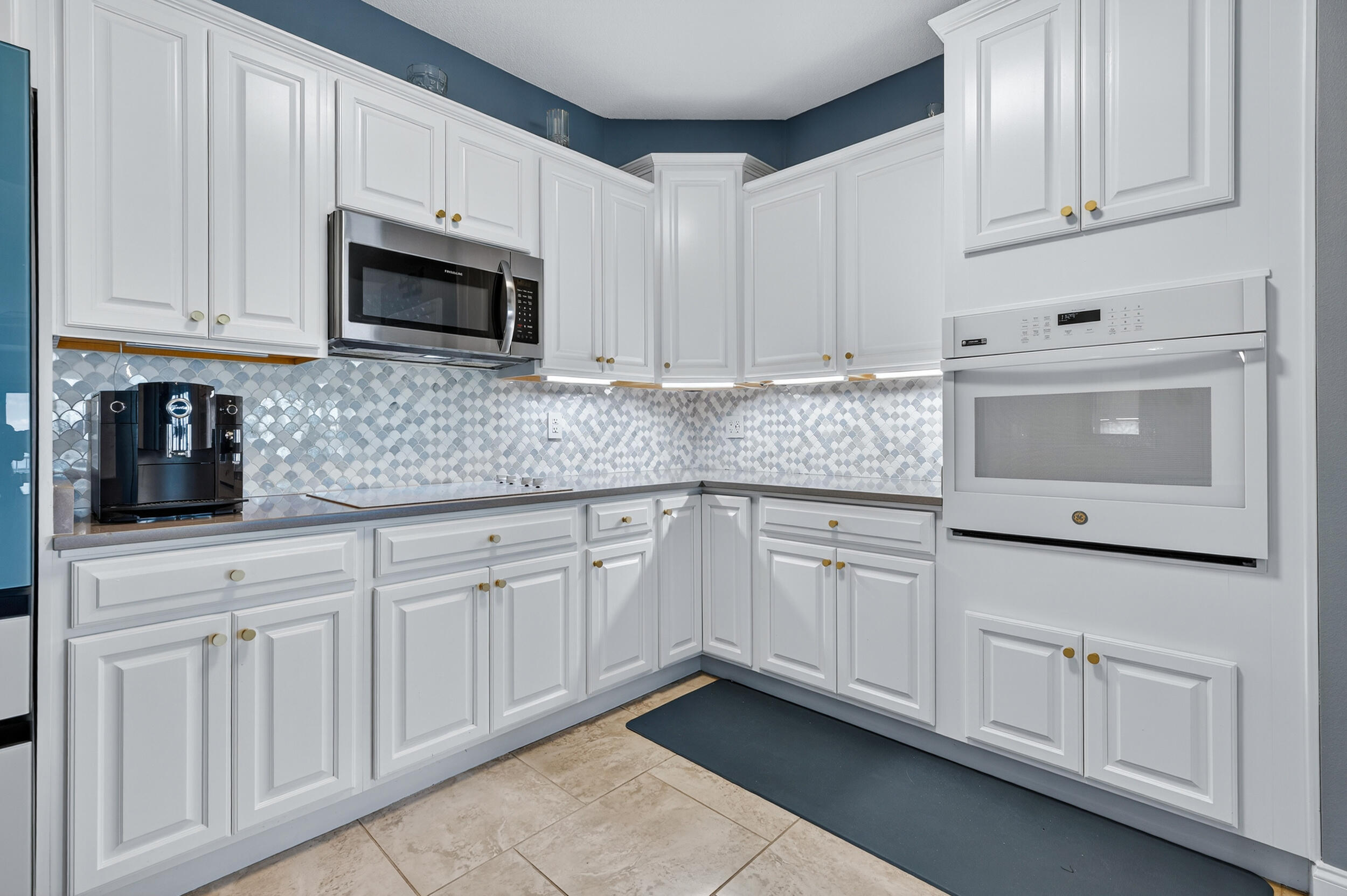 Presidio Yacht Club - Residential