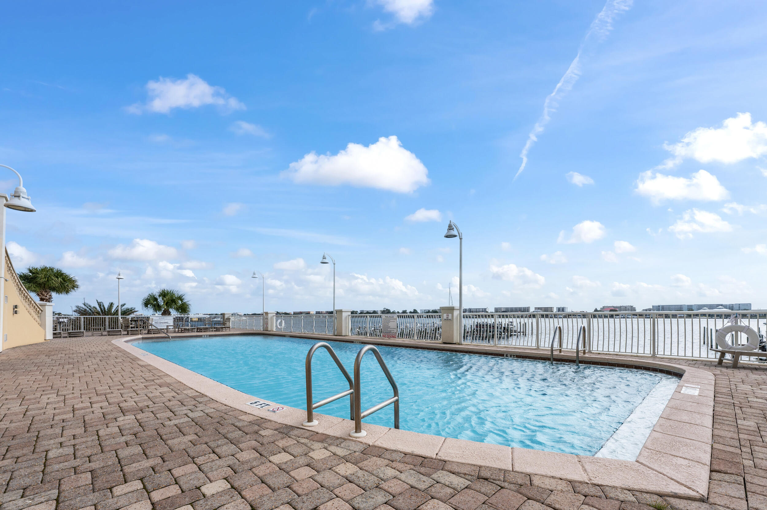 Presidio Yacht Club - Residential