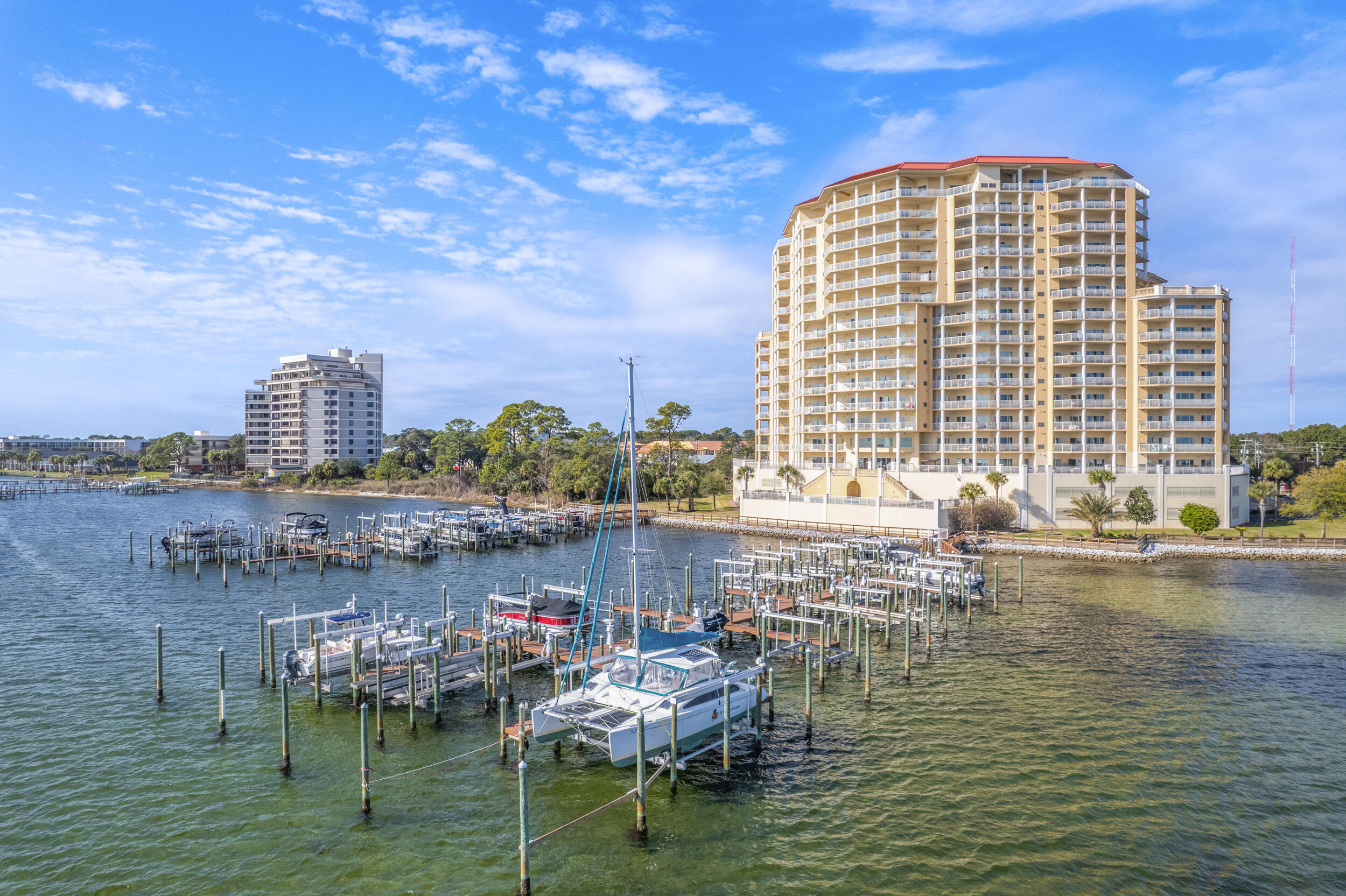 Presidio Yacht Club - Residential