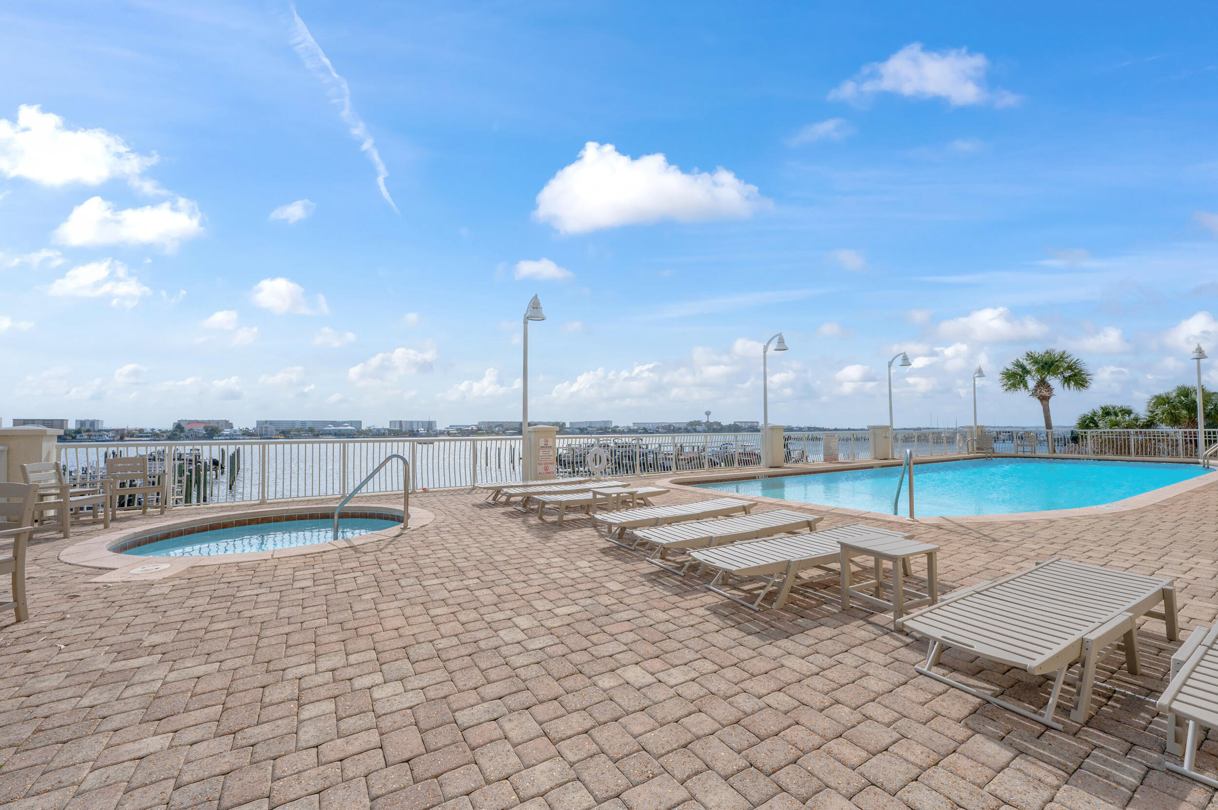 Presidio Yacht Club - Residential