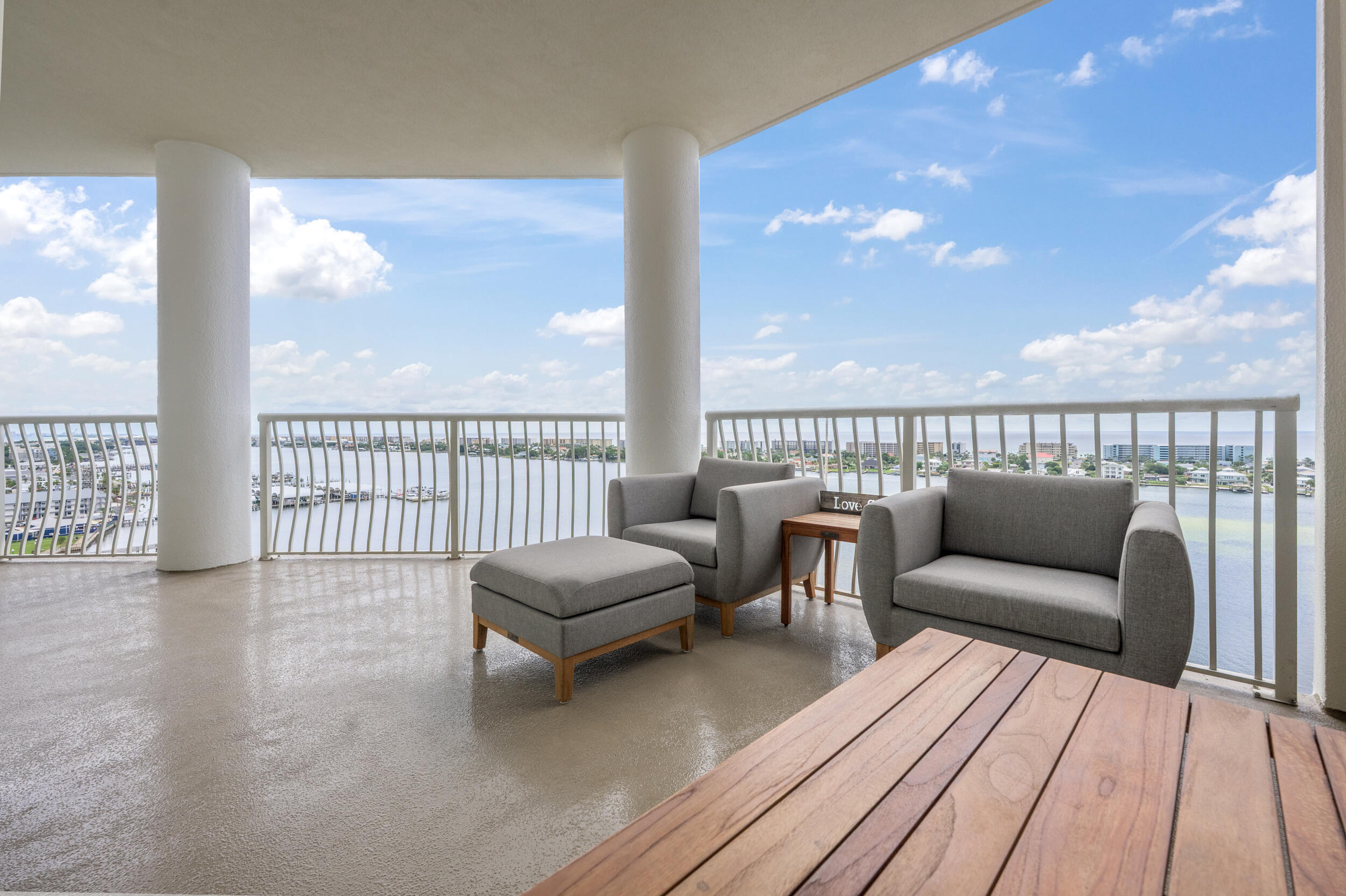Presidio Yacht Club - Residential