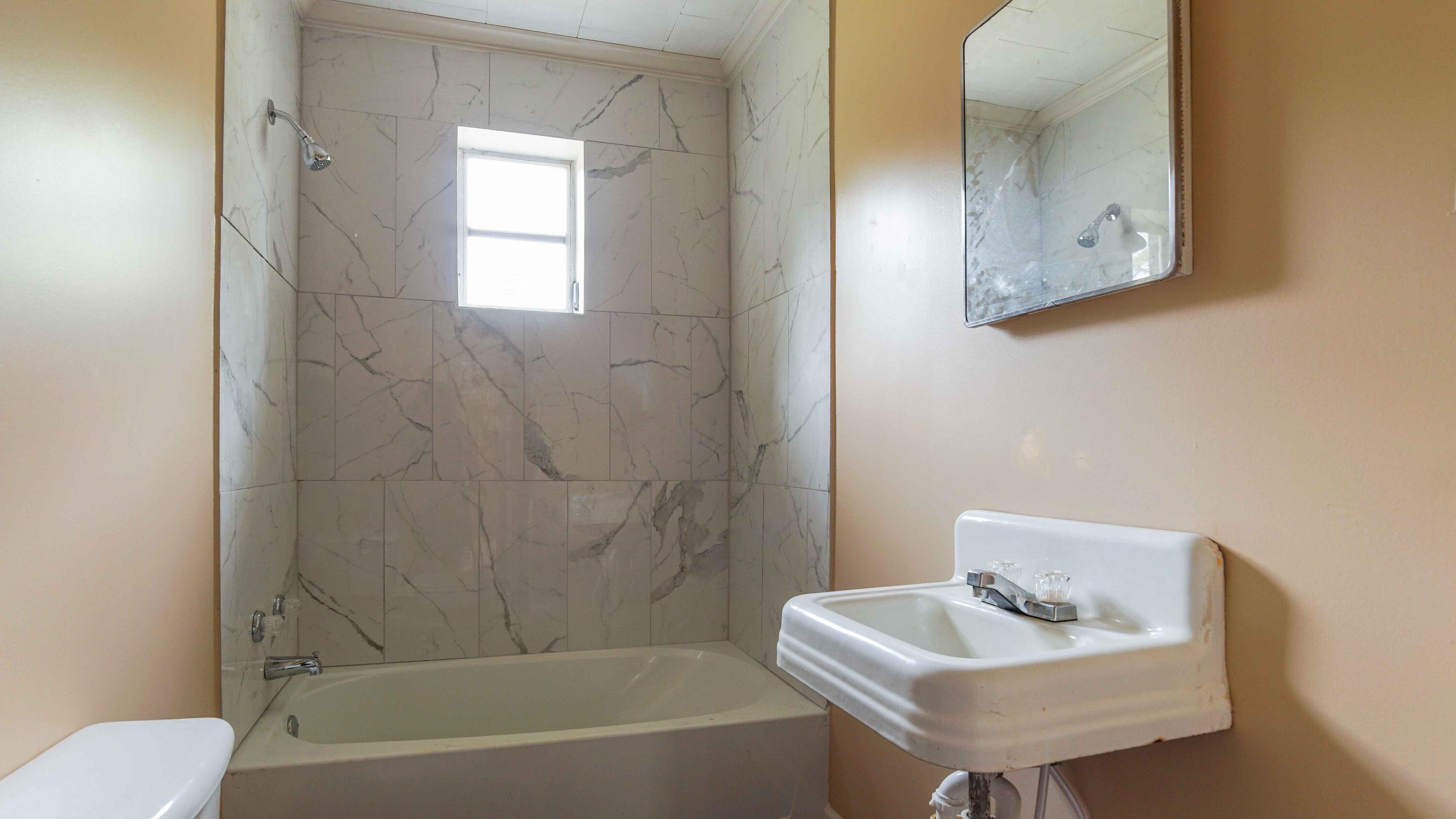 TOWN OF DEFUNIAK - Residential