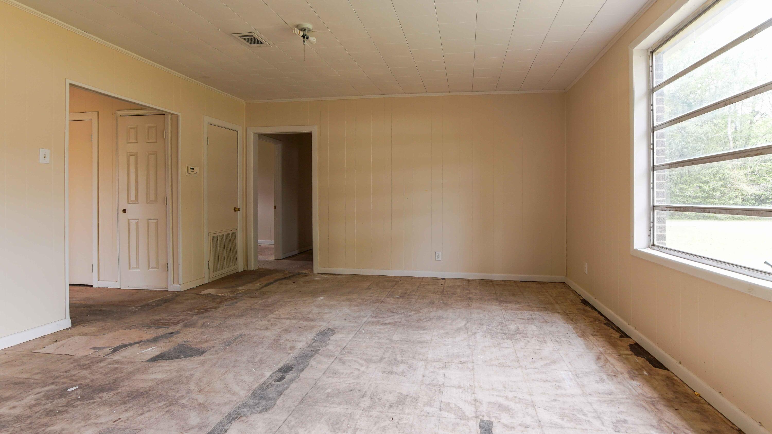 TOWN OF DEFUNIAK - Residential