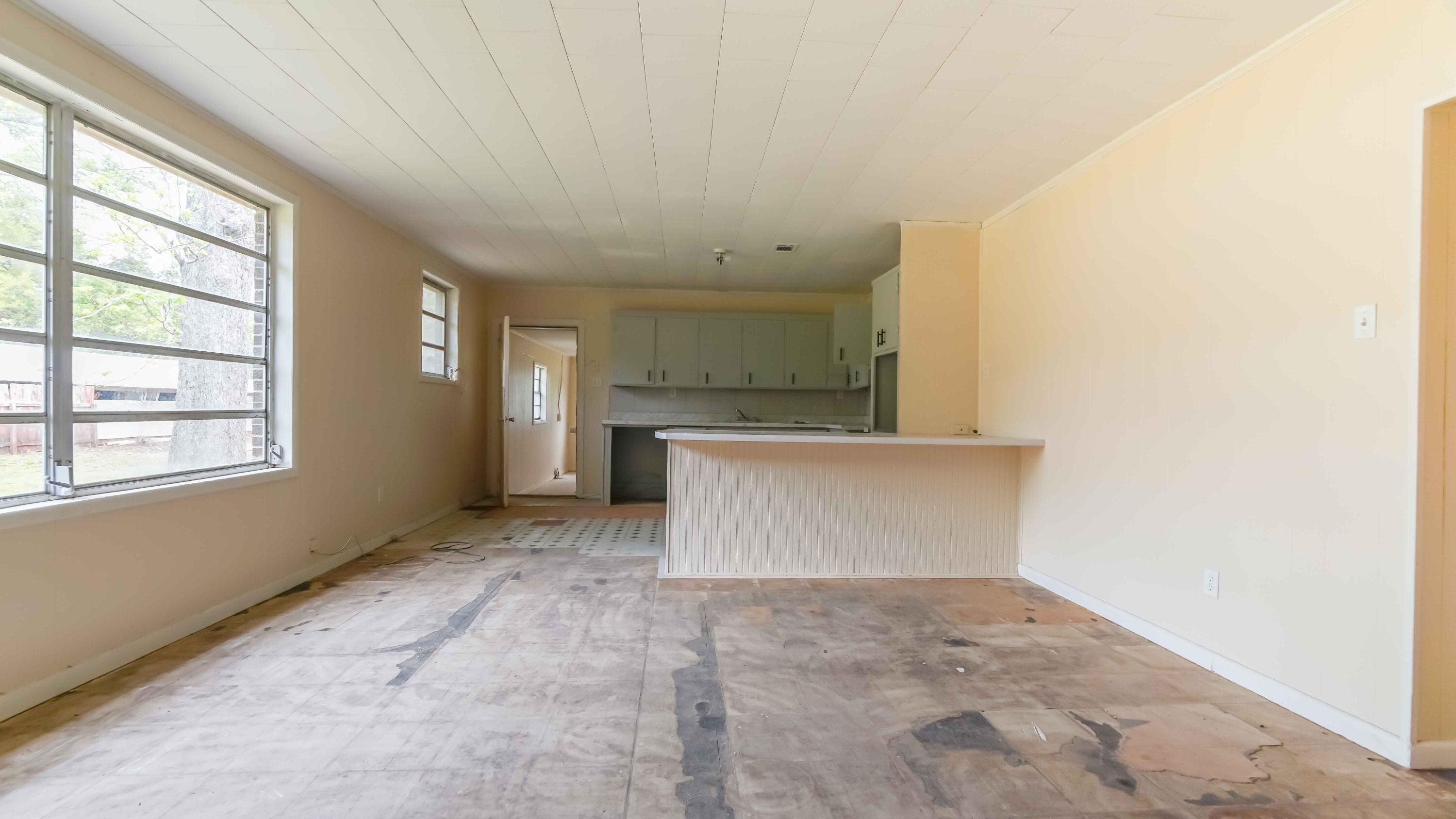 TOWN OF DEFUNIAK - Residential