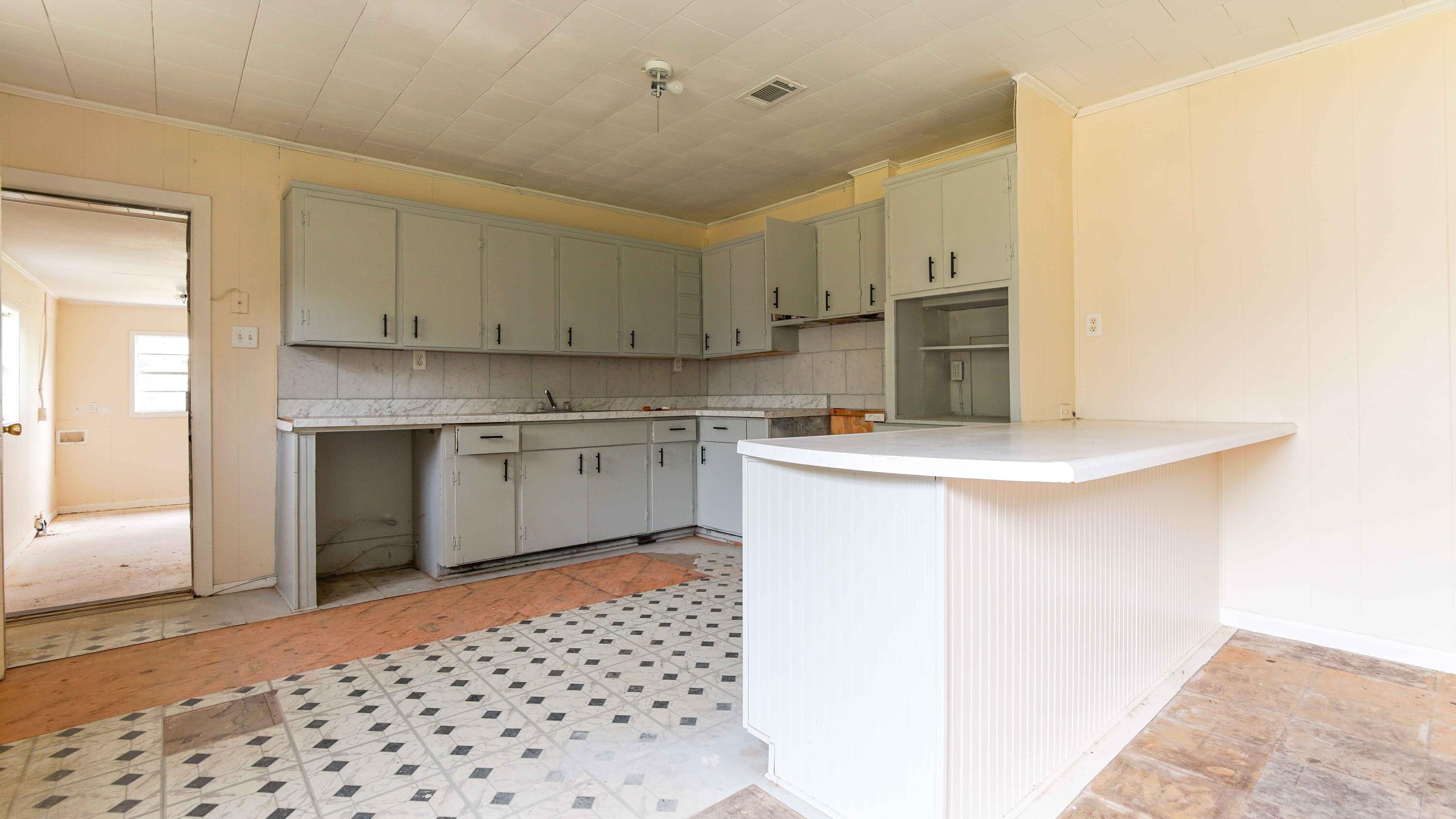 TOWN OF DEFUNIAK - Residential