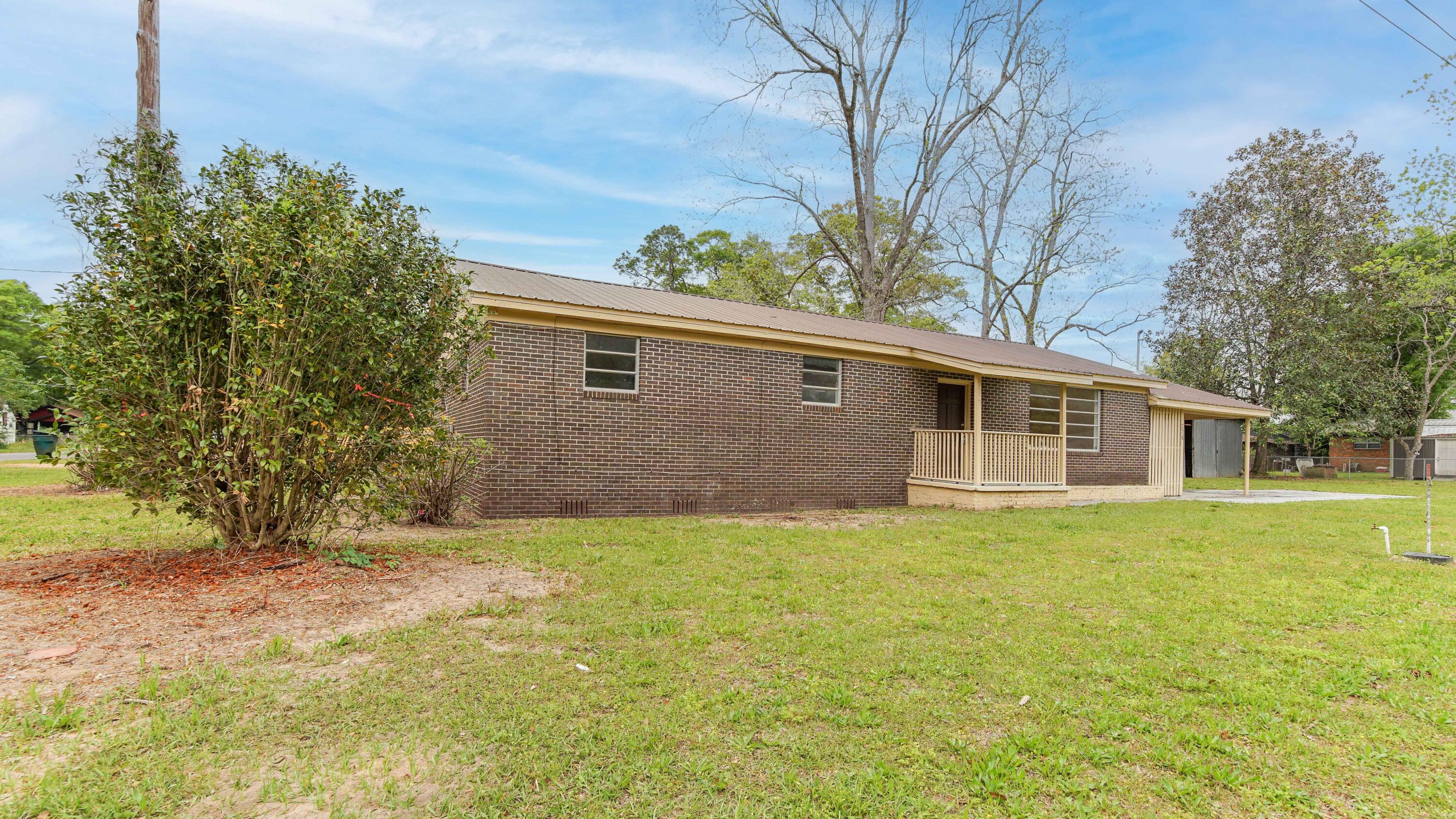 TOWN OF DEFUNIAK - Residential