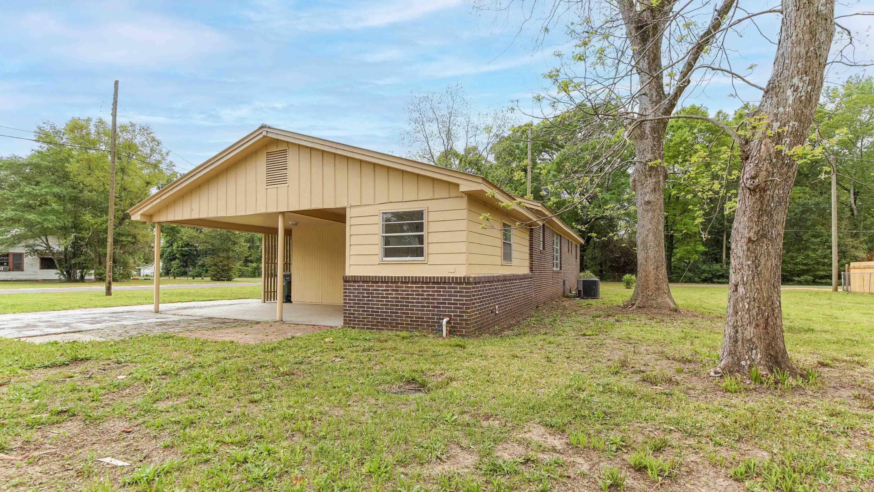 TOWN OF DEFUNIAK - Residential