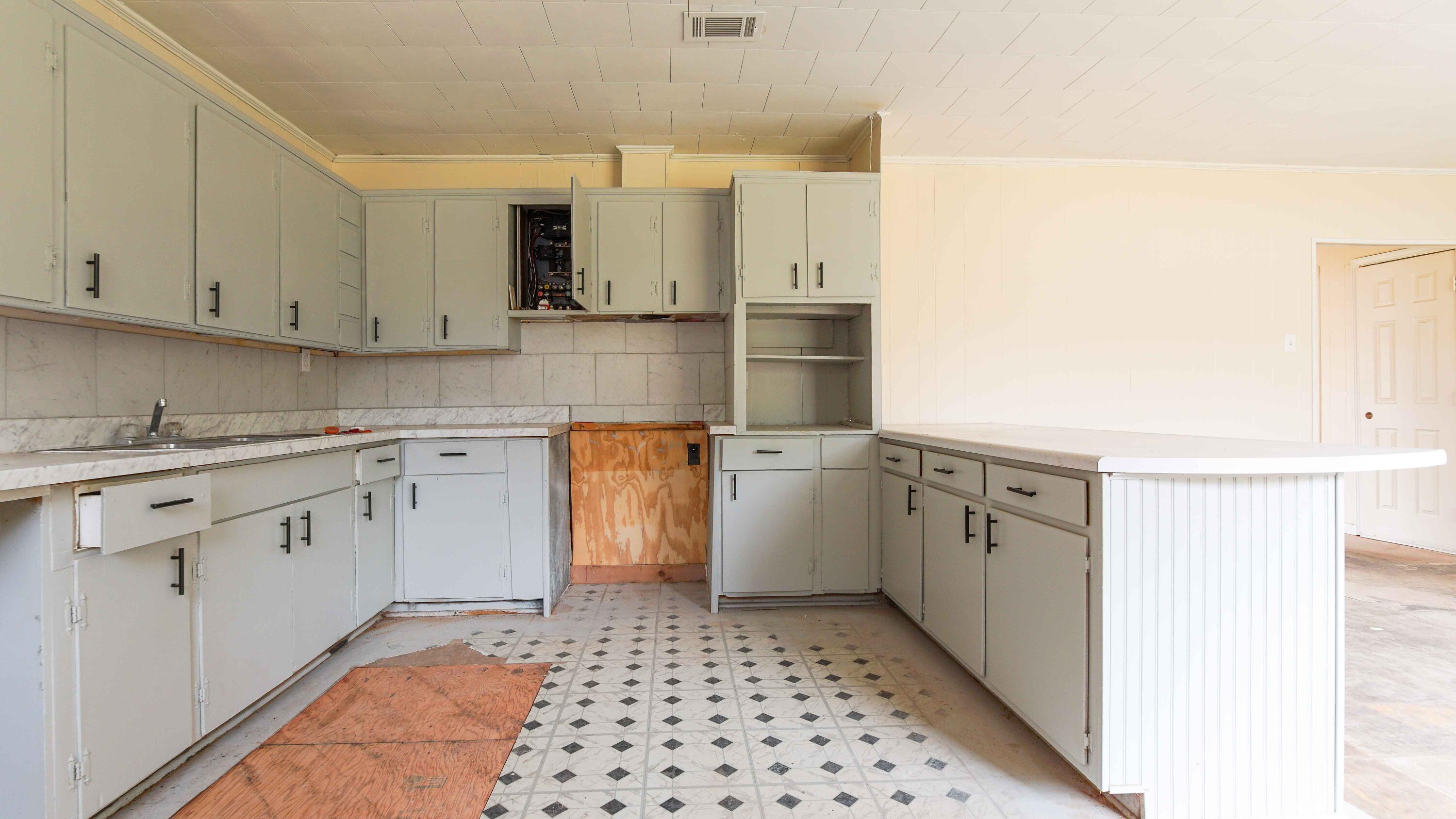 TOWN OF DEFUNIAK - Residential