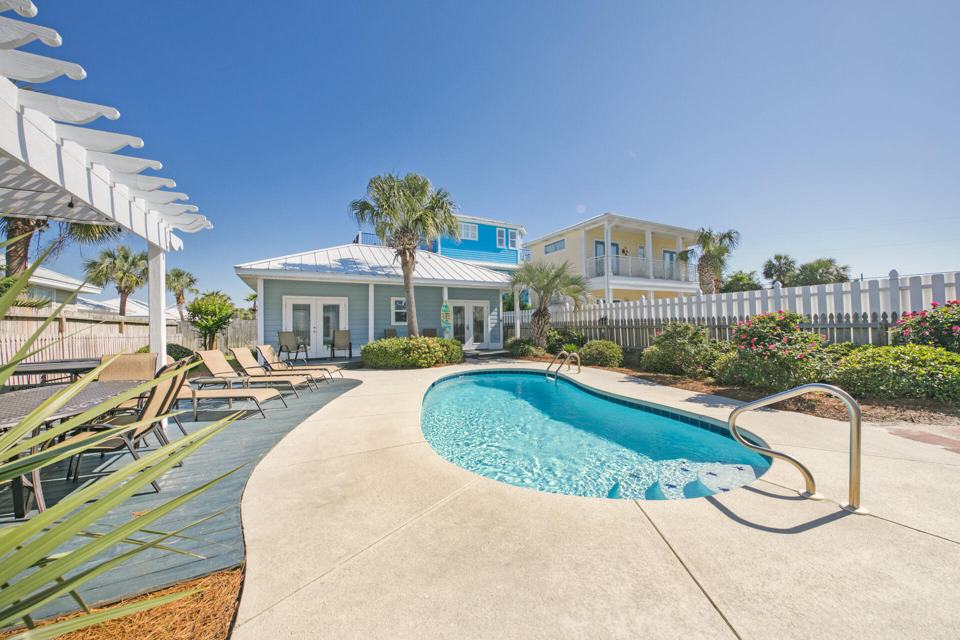 CRYSTAL BEACH - Residential