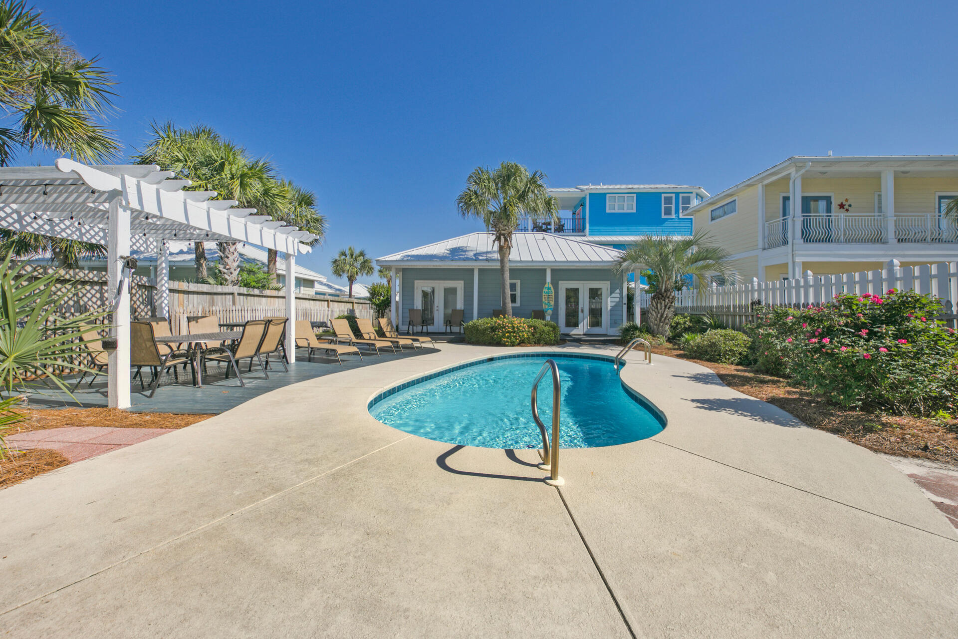 CRYSTAL BEACH - Residential