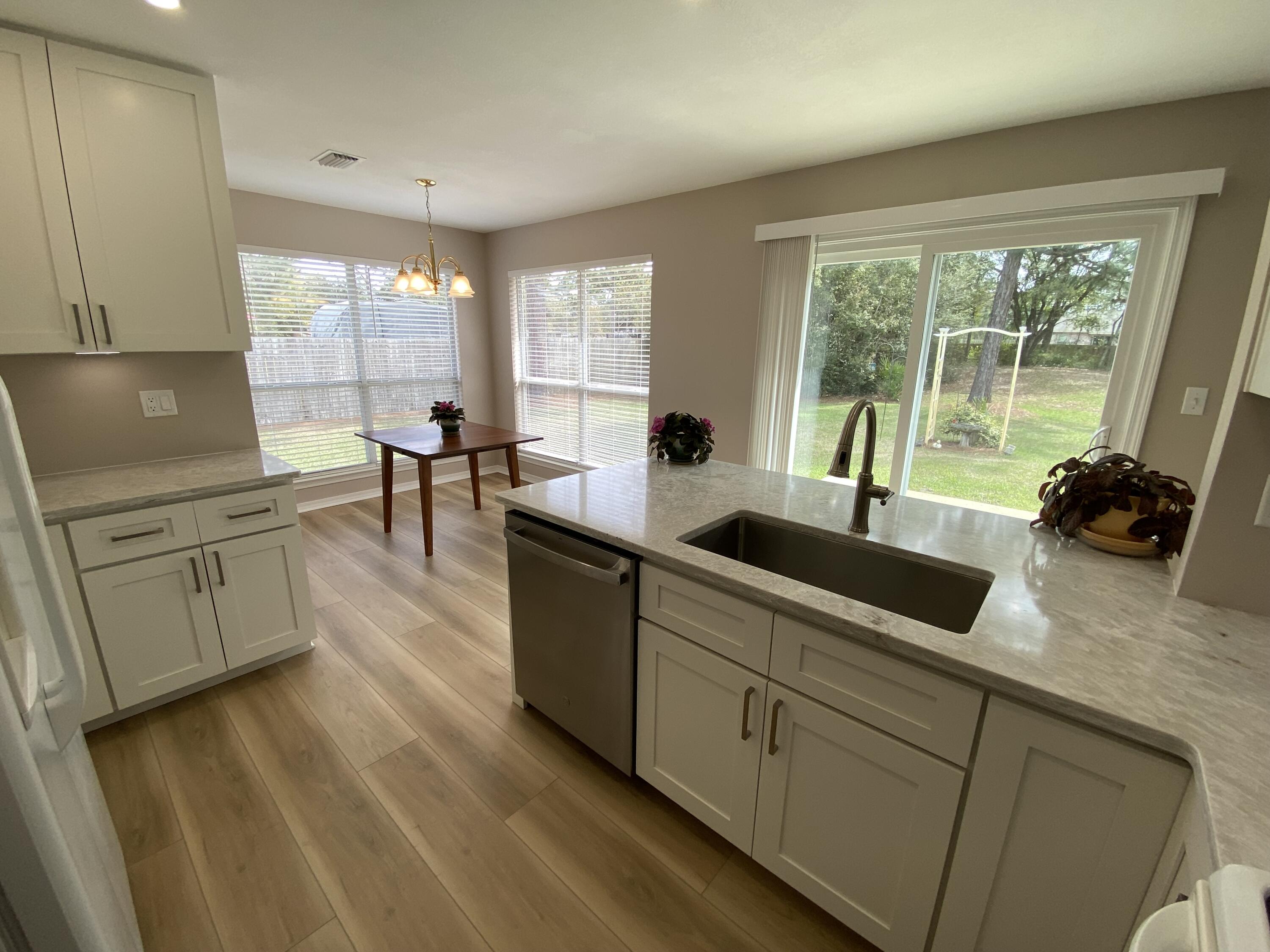 HOLLEY BY THE SEA - Residential