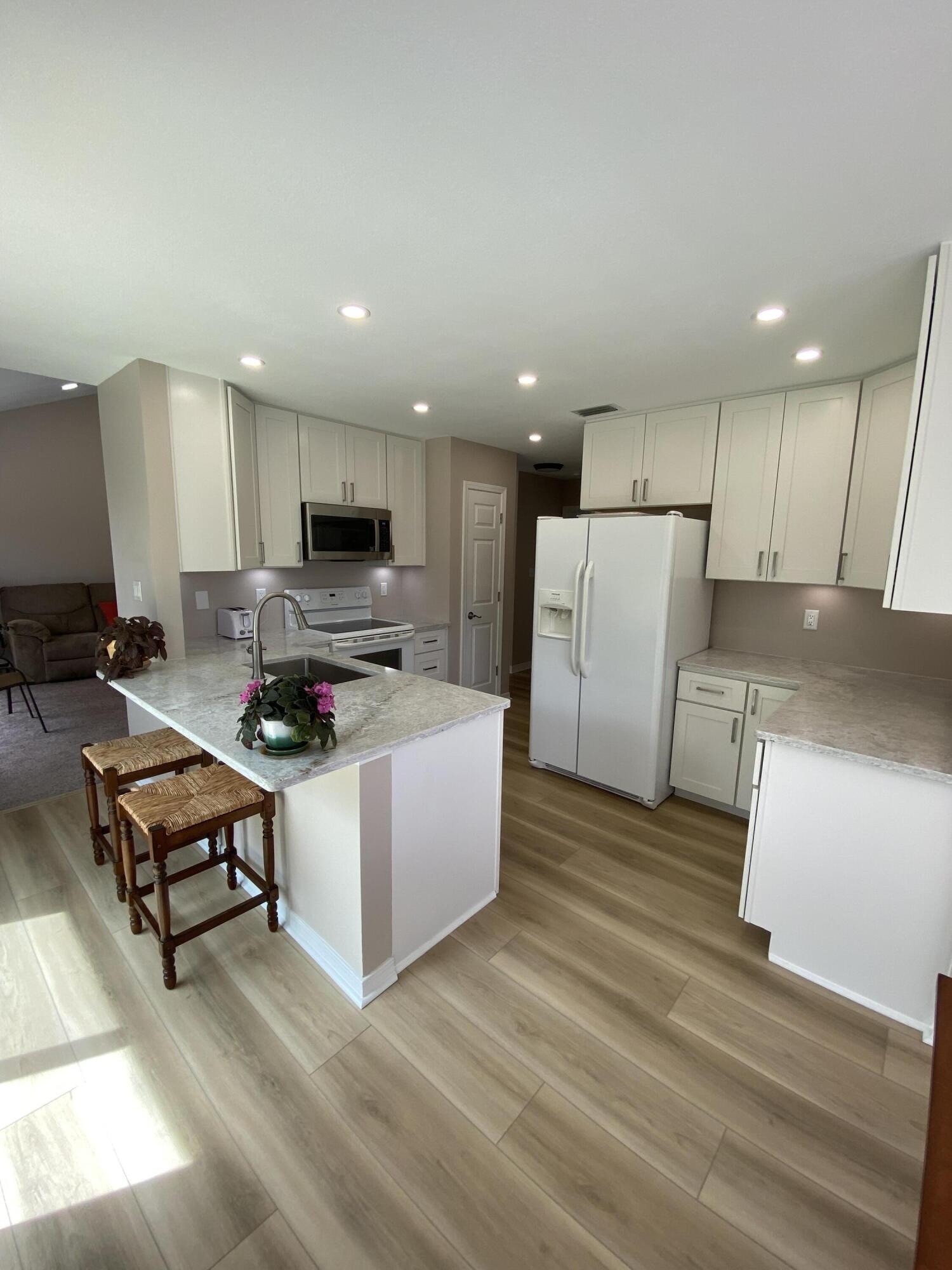 HOLLEY BY THE SEA - Residential