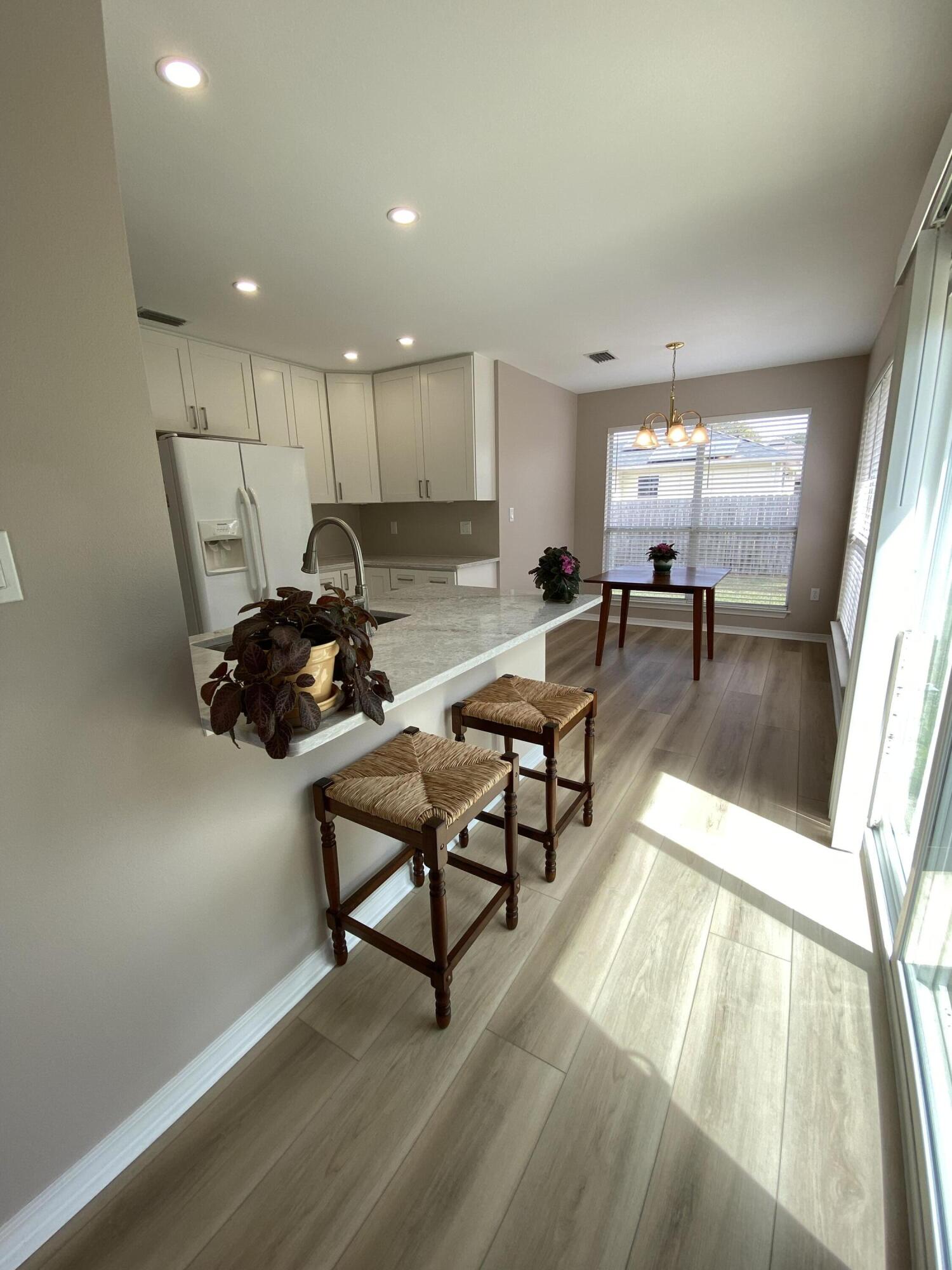 HOLLEY BY THE SEA - Residential