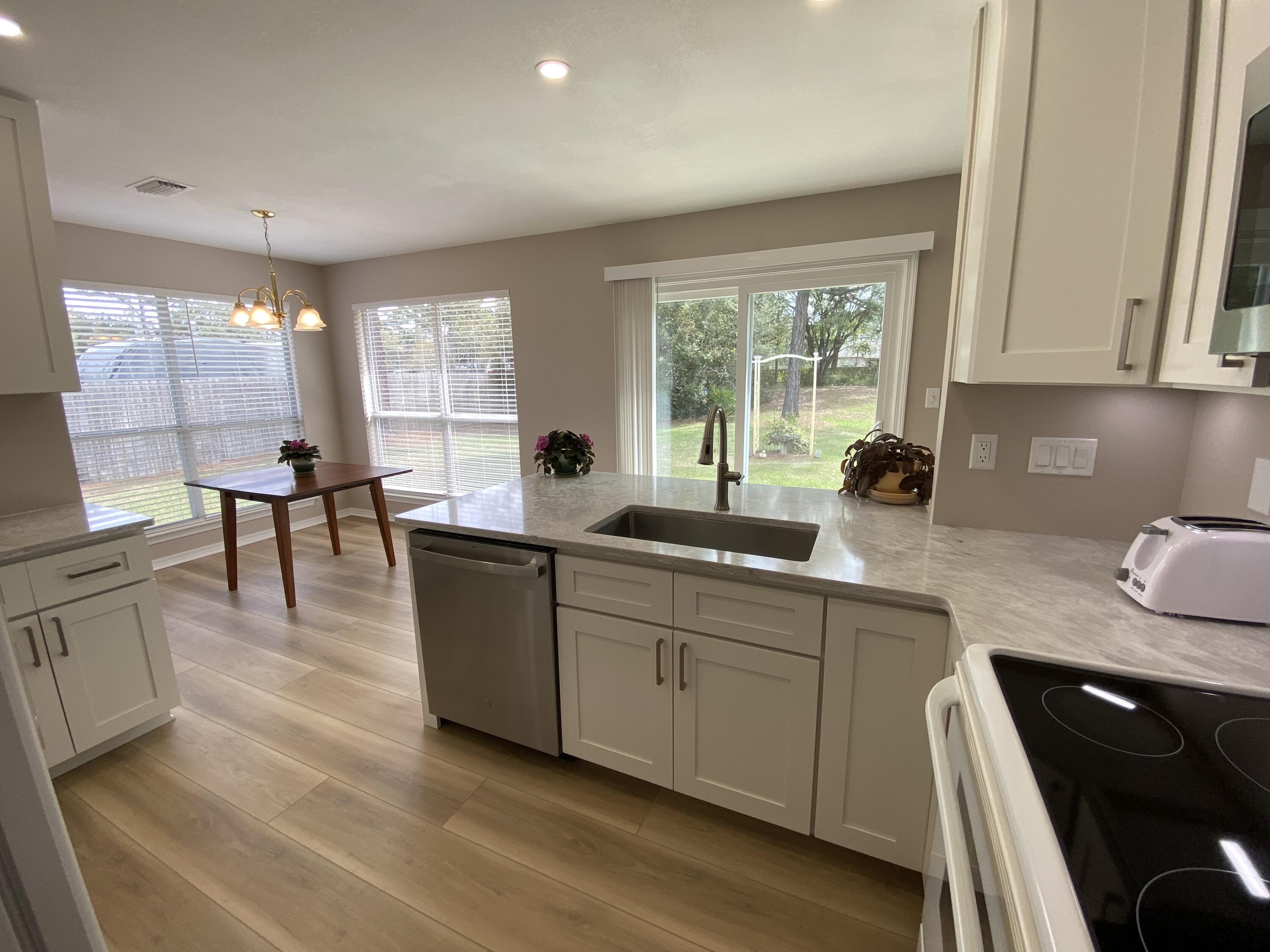 HOLLEY BY THE SEA - Residential