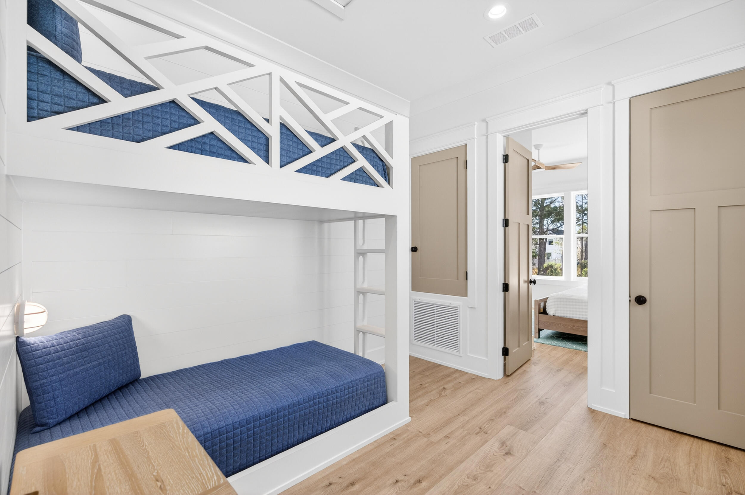 GULF SHORE MANOR - Residential