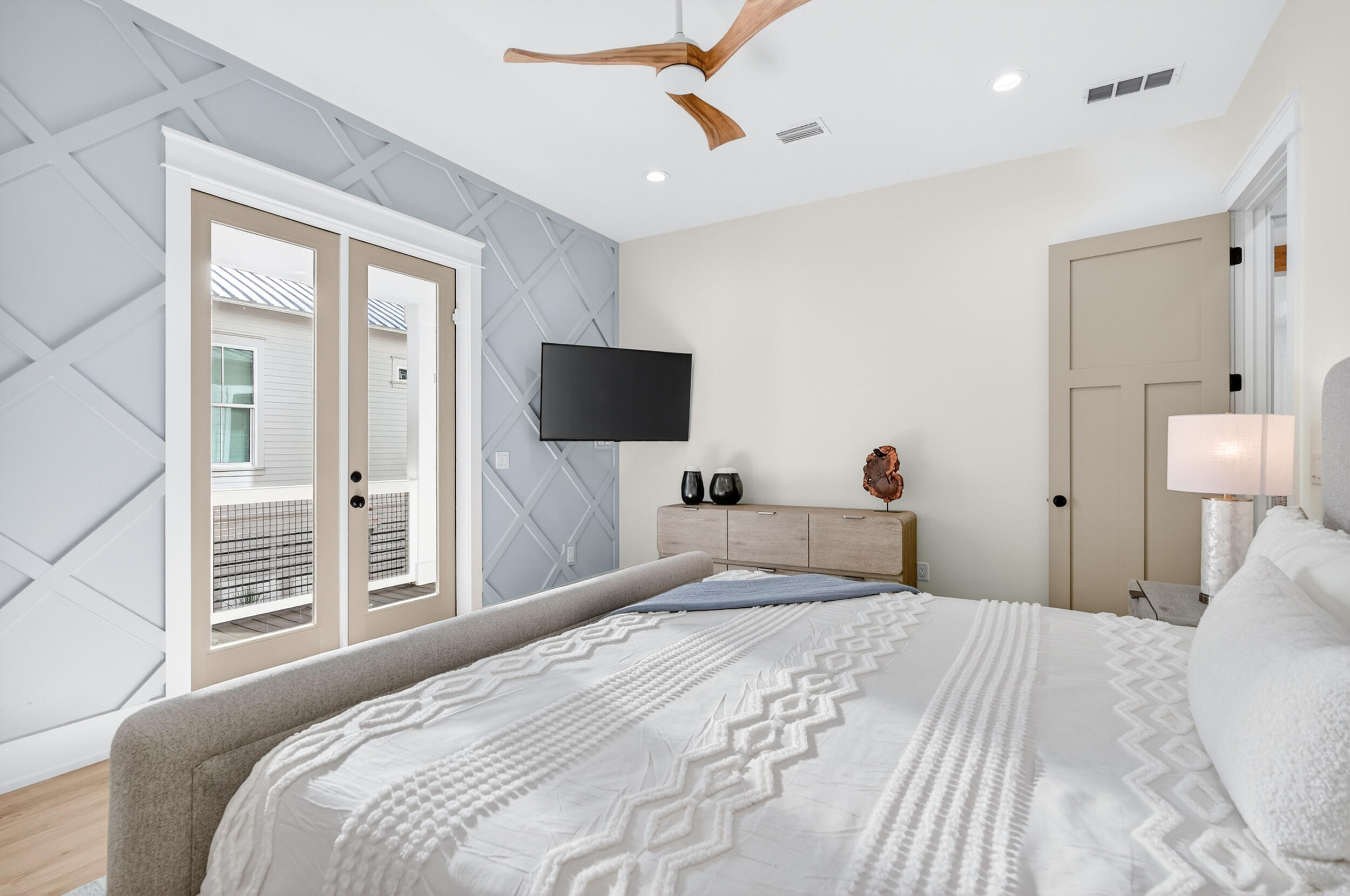 GULF SHORE MANOR - Residential