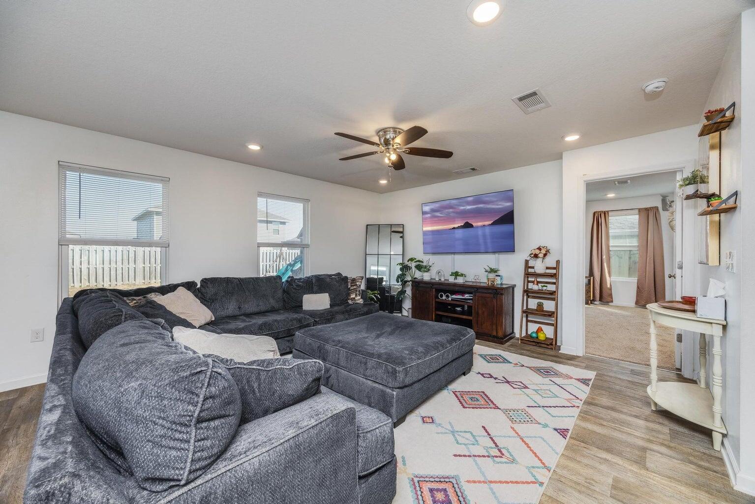 REDSTONE COMMONS - Residential Lease