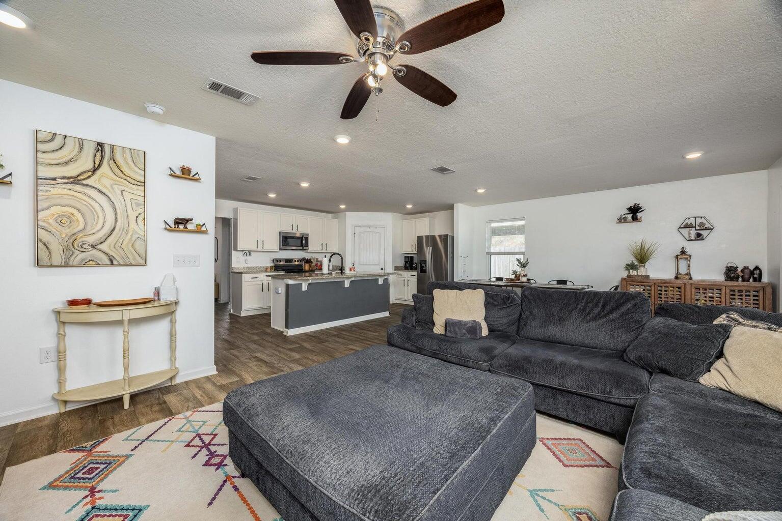 REDSTONE COMMONS - Residential Lease