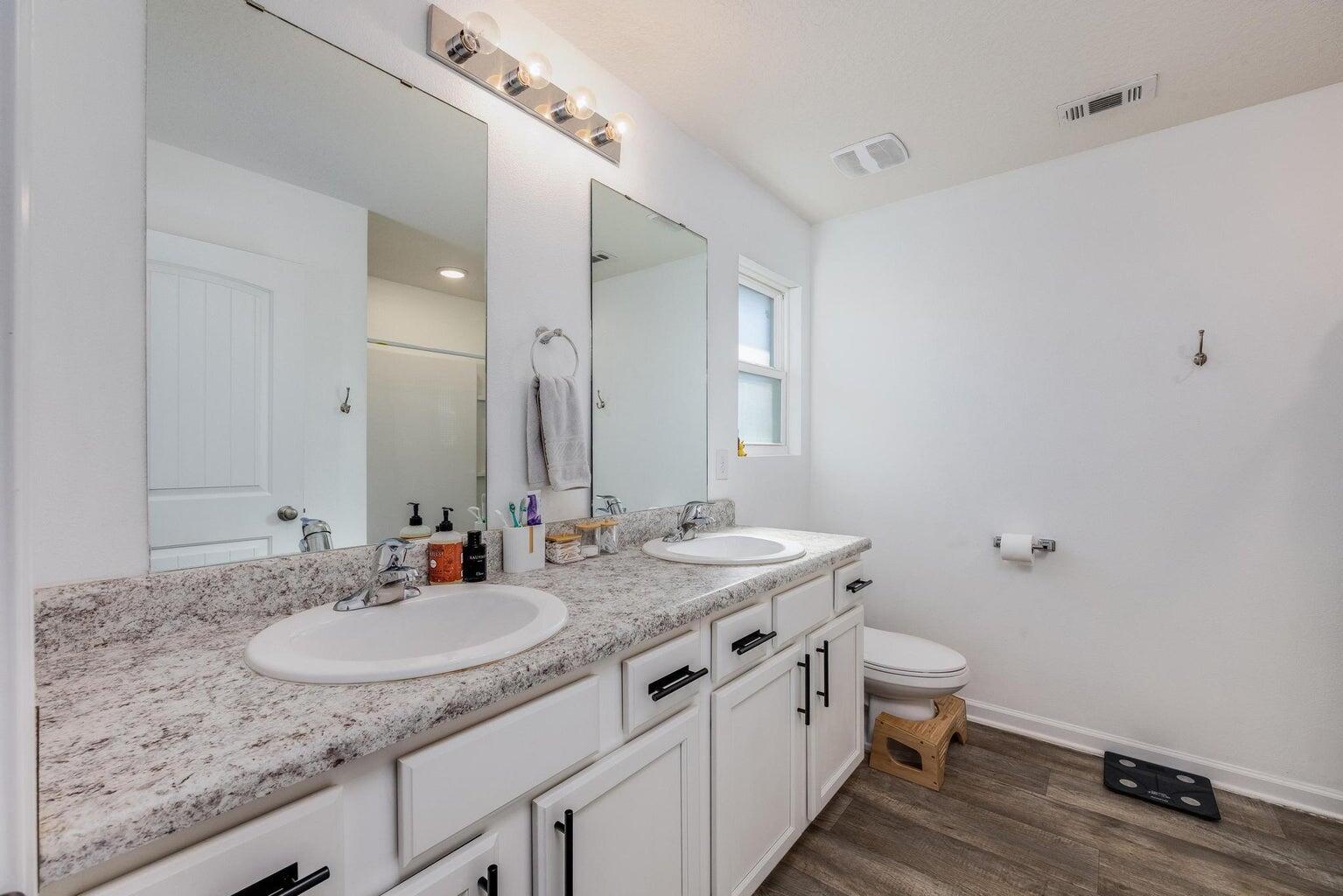 REDSTONE COMMONS - Residential Lease
