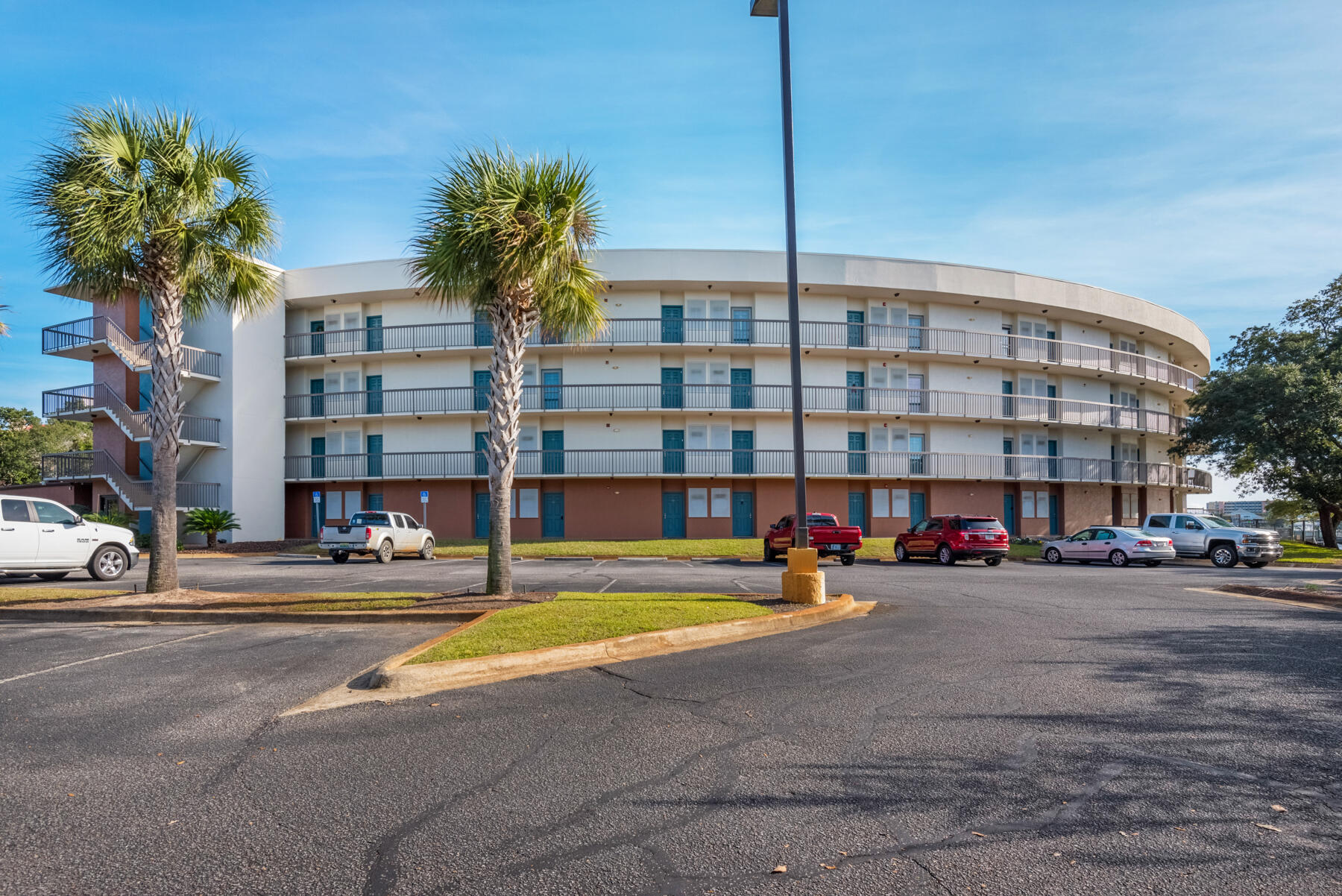 PIRATES BAY PH 1 - Residential