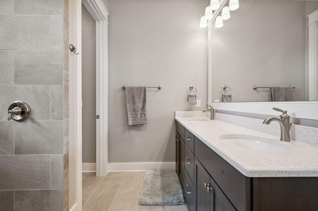 WATER'S EDGE - Residential