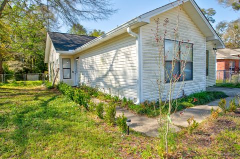 A home in Niceville