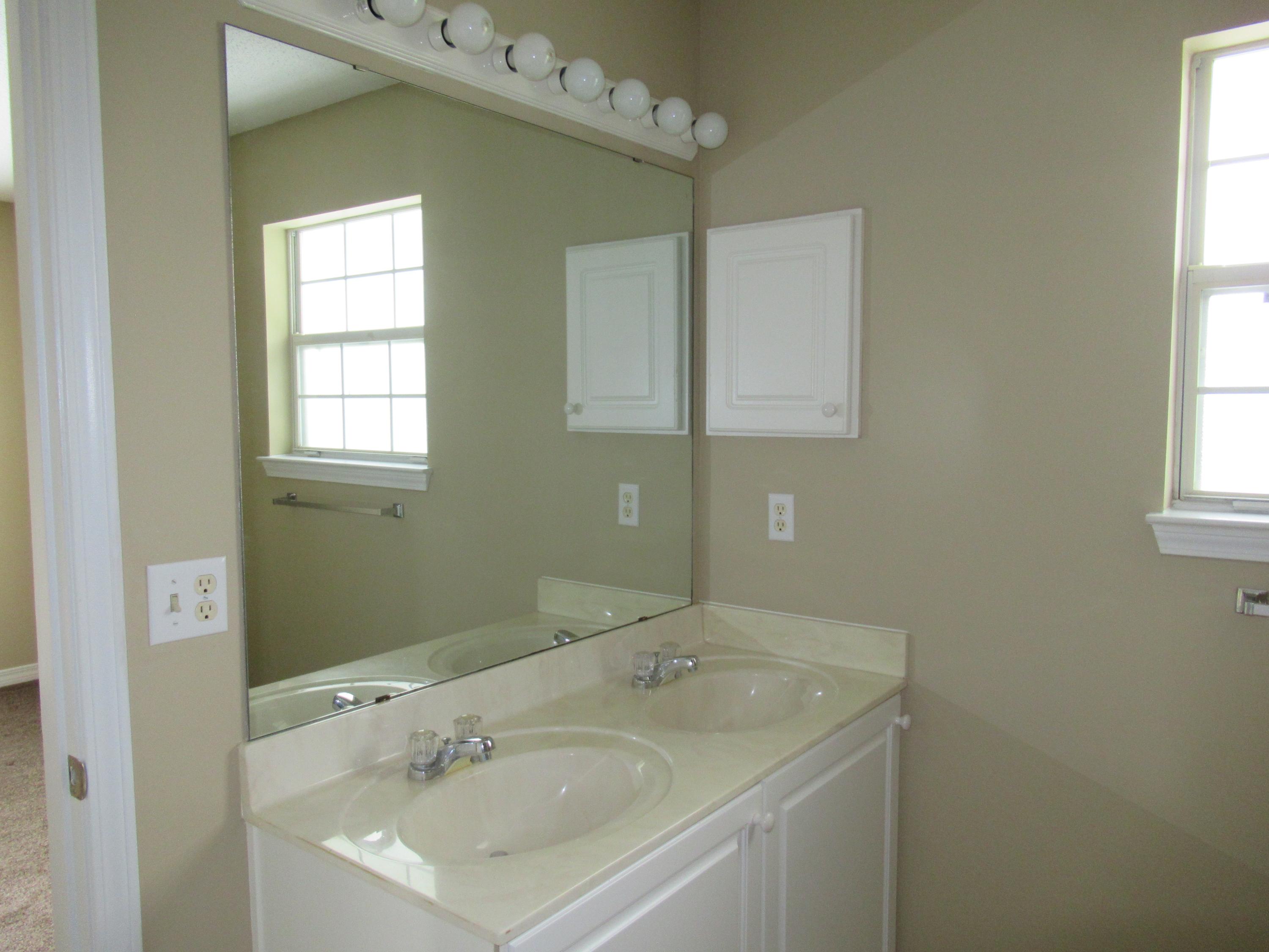 TWIN LAKES ESTATES - Residential