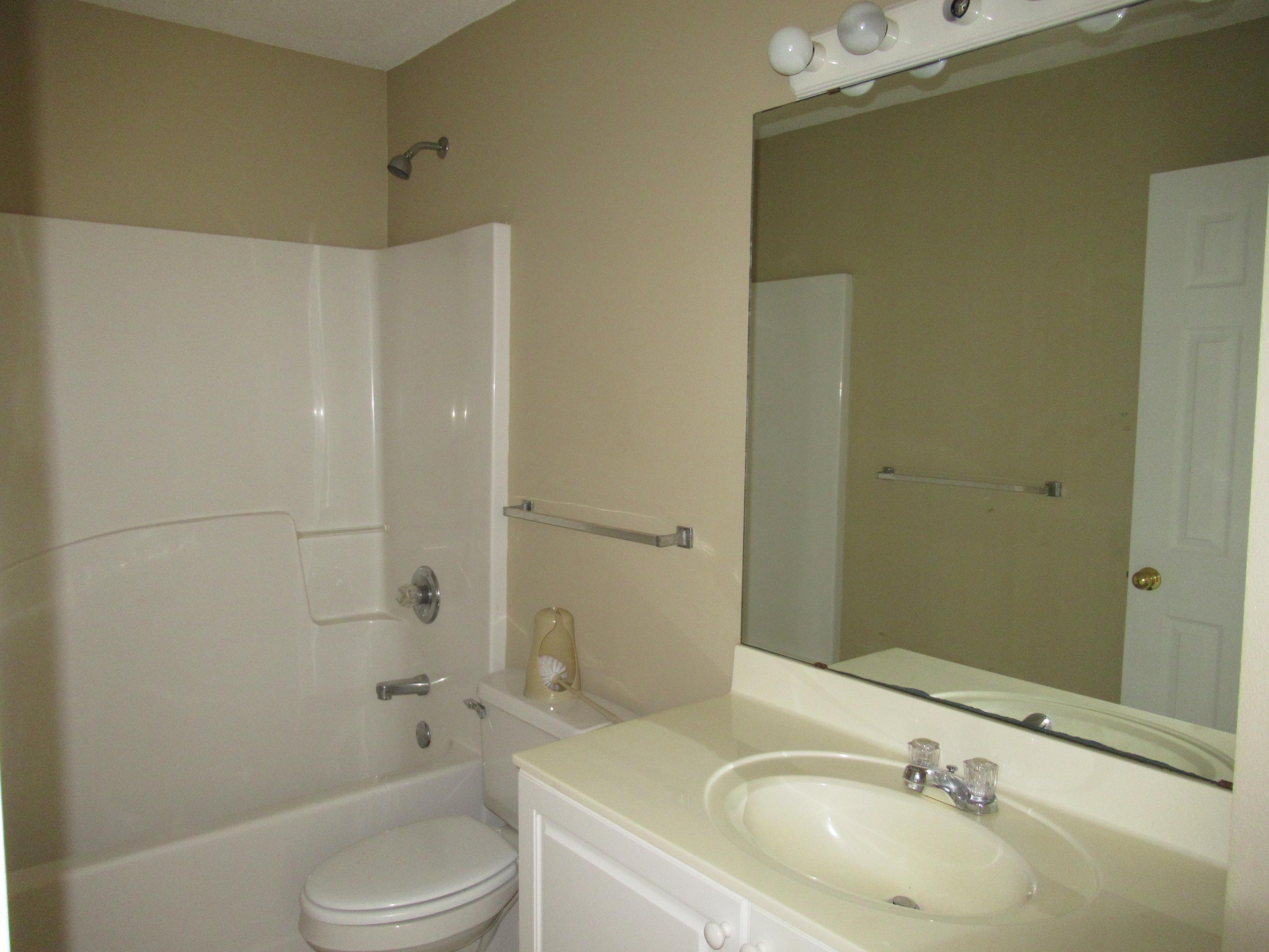 TWIN LAKES ESTATES - Residential