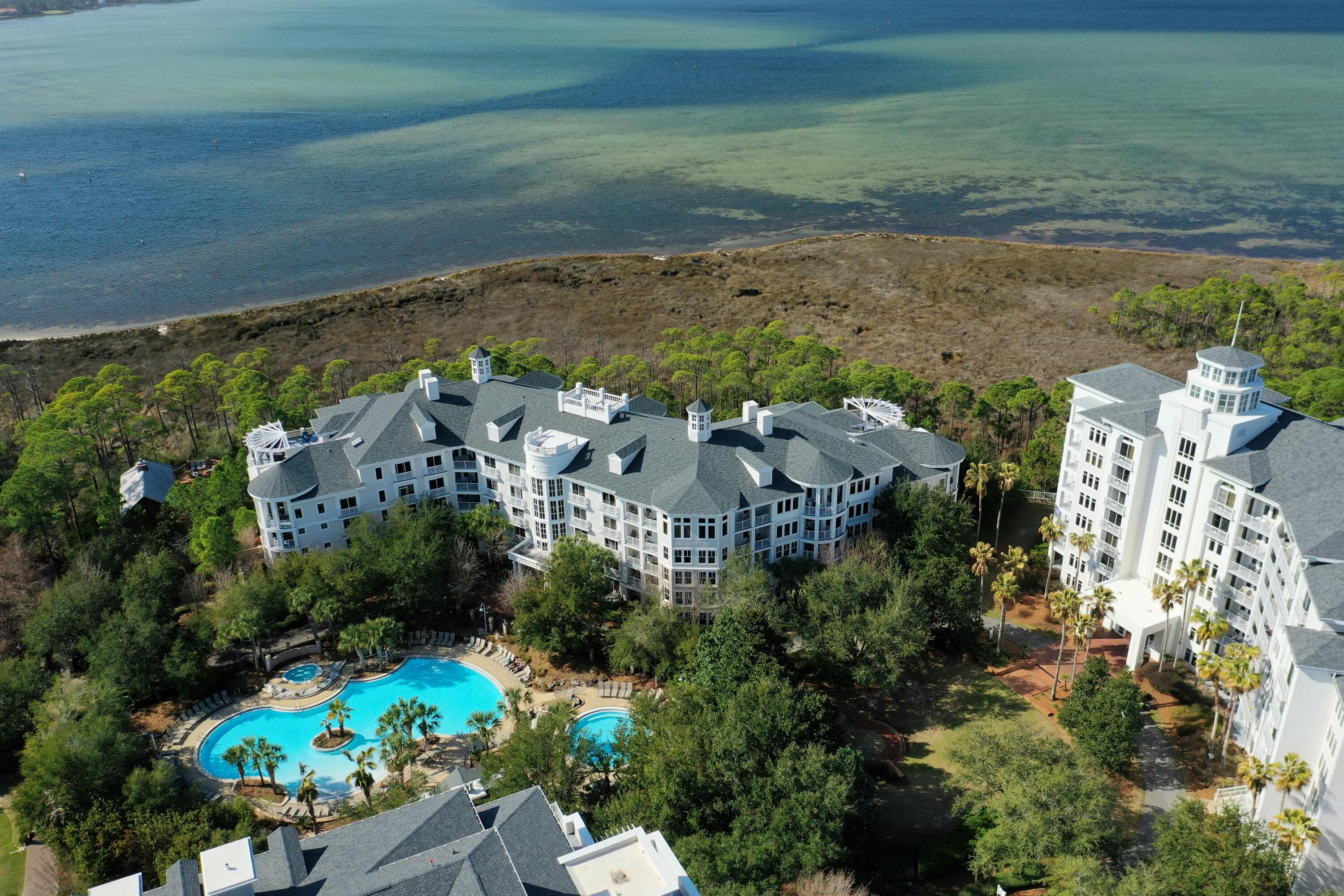 BAHIA CONDO - Residential