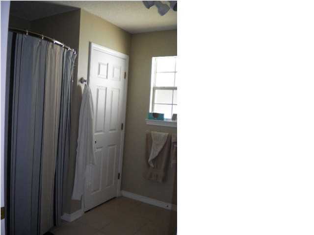 GOLDEN OAKS - Residential Lease