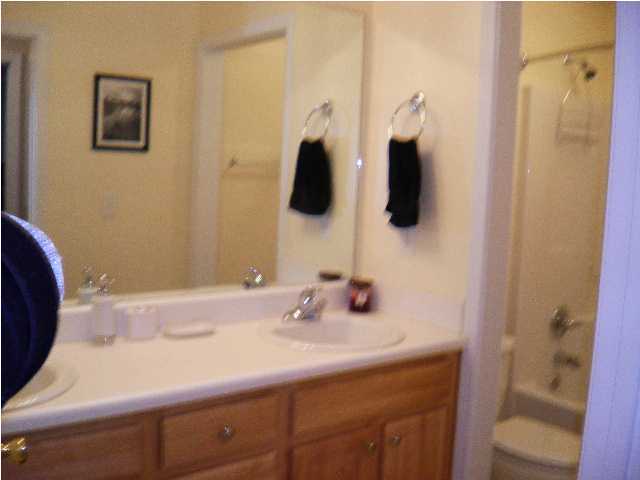 GOLDEN OAKS - Residential Lease