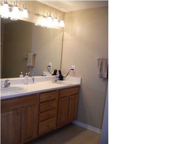 GOLDEN OAKS - Residential Lease