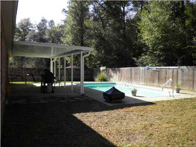 GOLDEN OAKS - Residential Lease