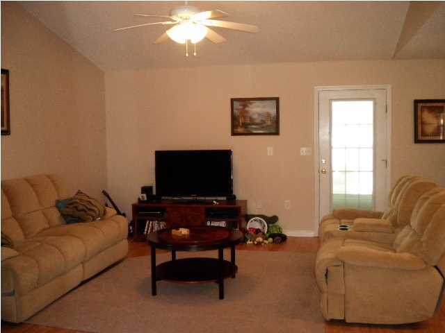 GOLDEN OAKS - Residential Lease